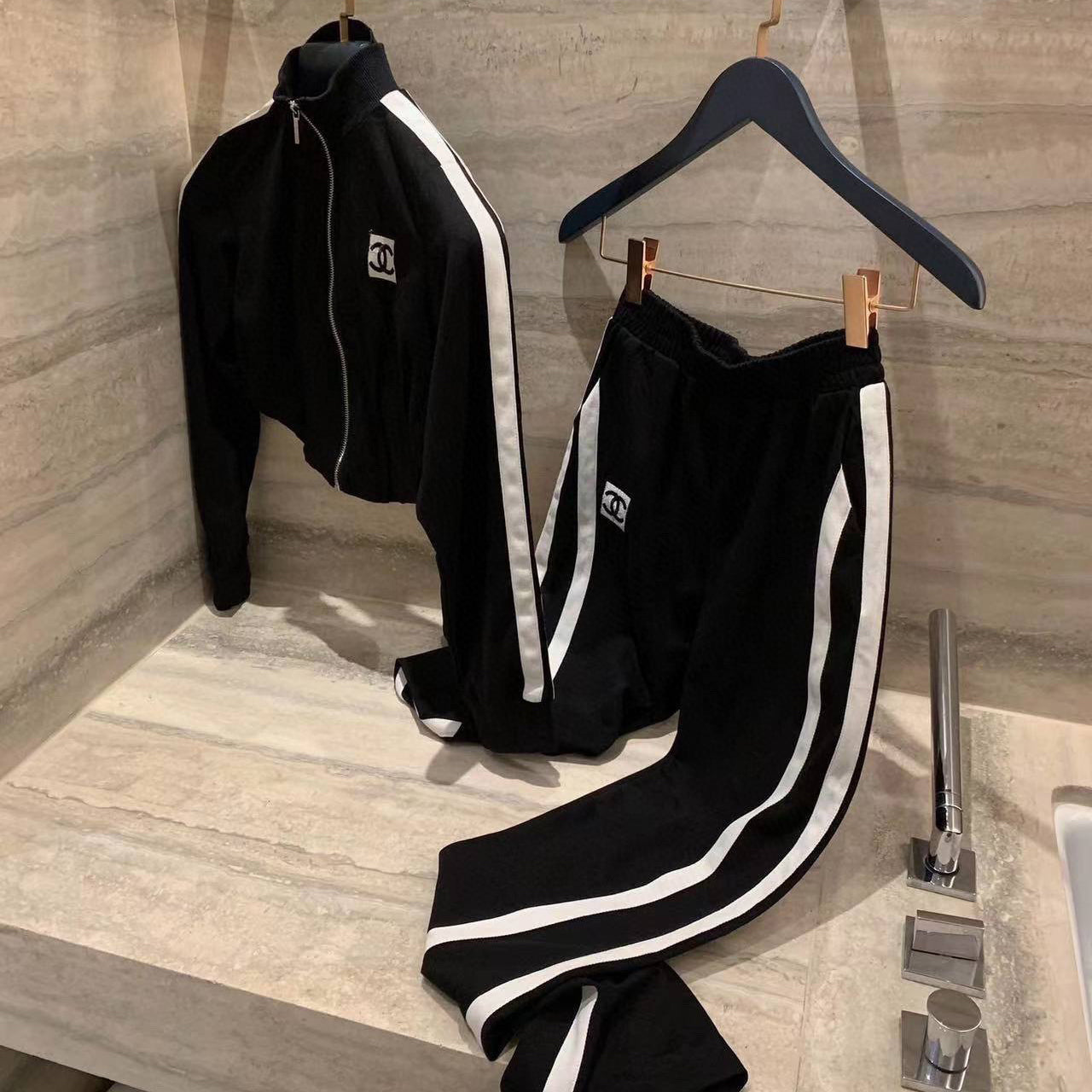 Fashionable sports waist-exposed sexy suit XC1823090603