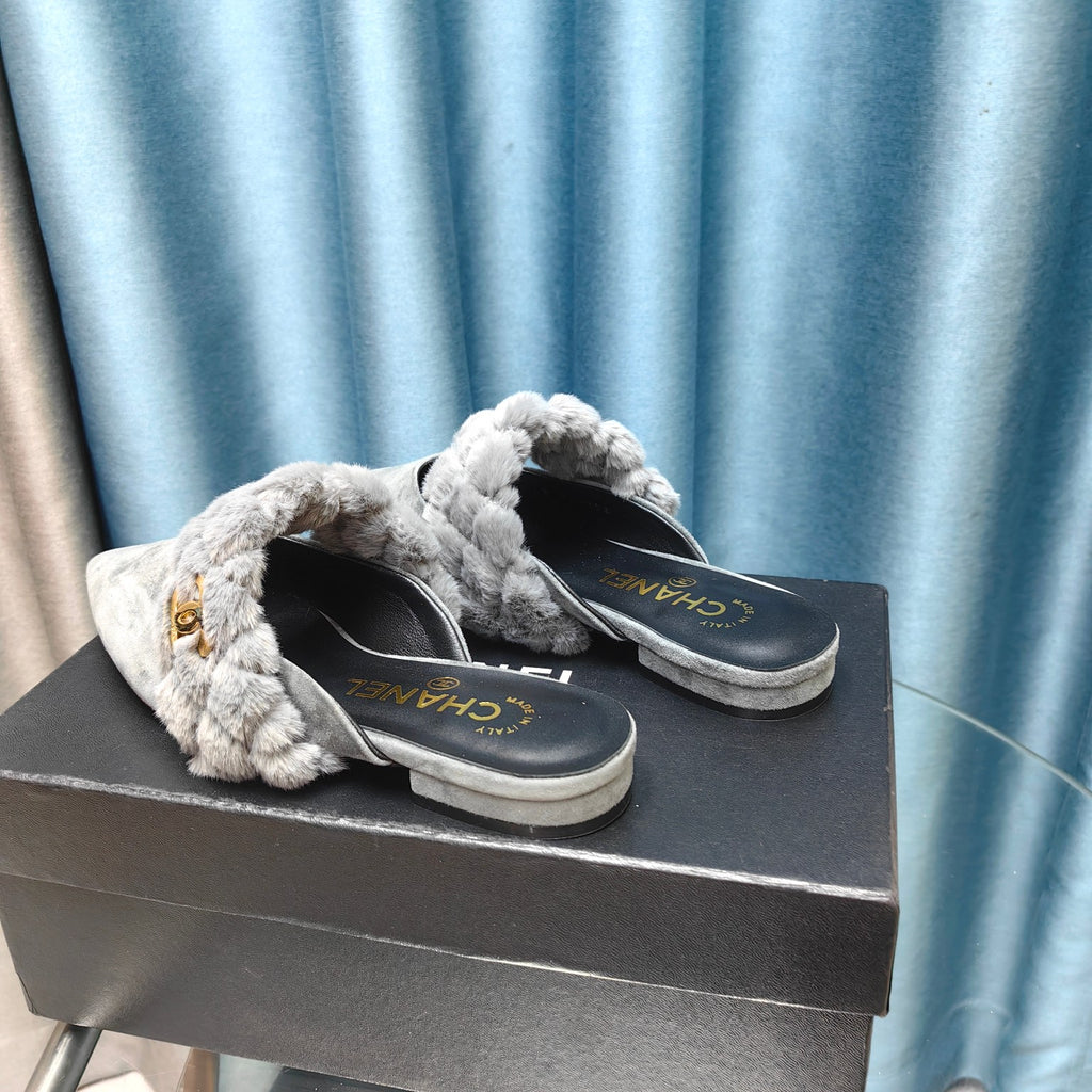 Fashion Pointed Toe Plush Slippers 0725021002