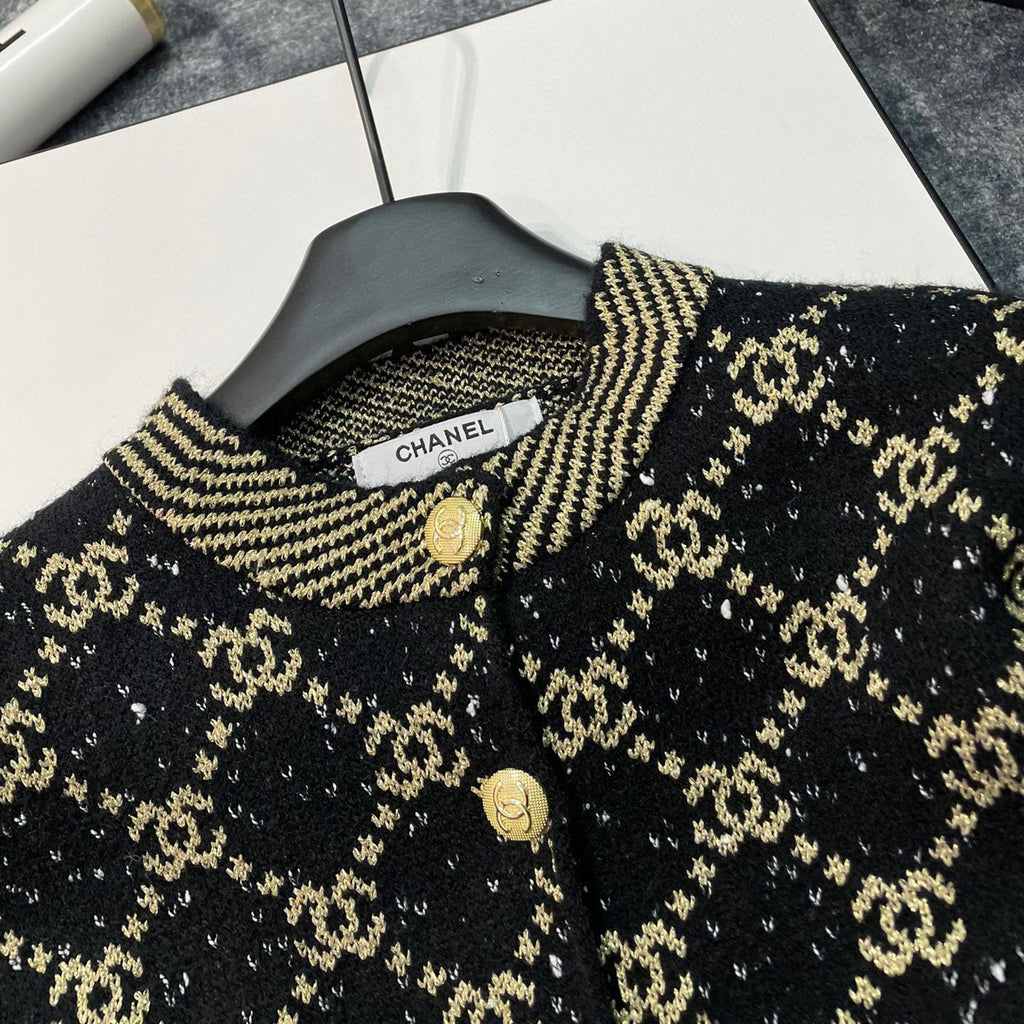 fashion gold thread jacquard custom gold buckle custom yarn gradient round neck long sleeve buttoned knitted sweater cardigan jacket XC0723112005