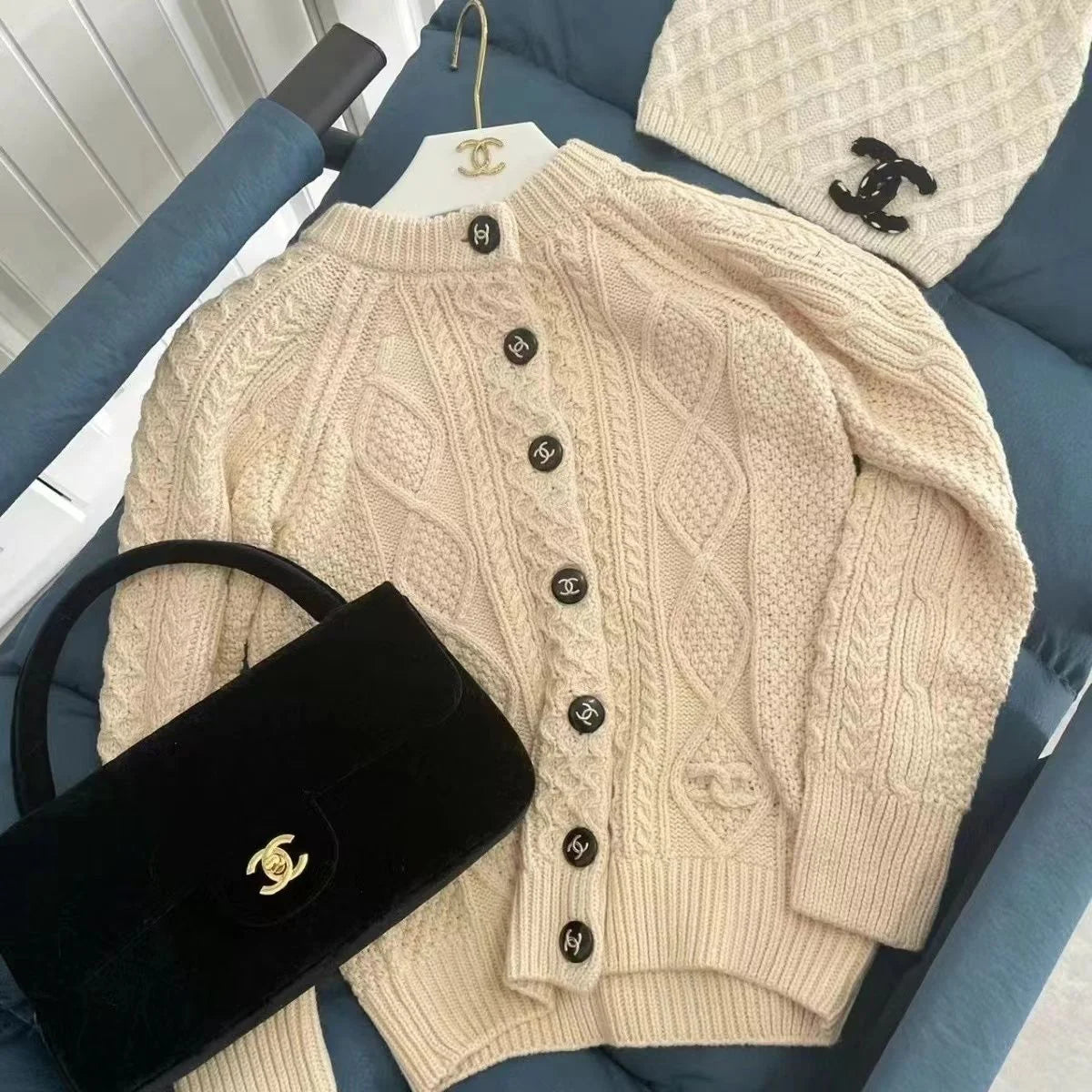 New Round Neck Thickened Loose Knitted Cardigan Top 1024111101