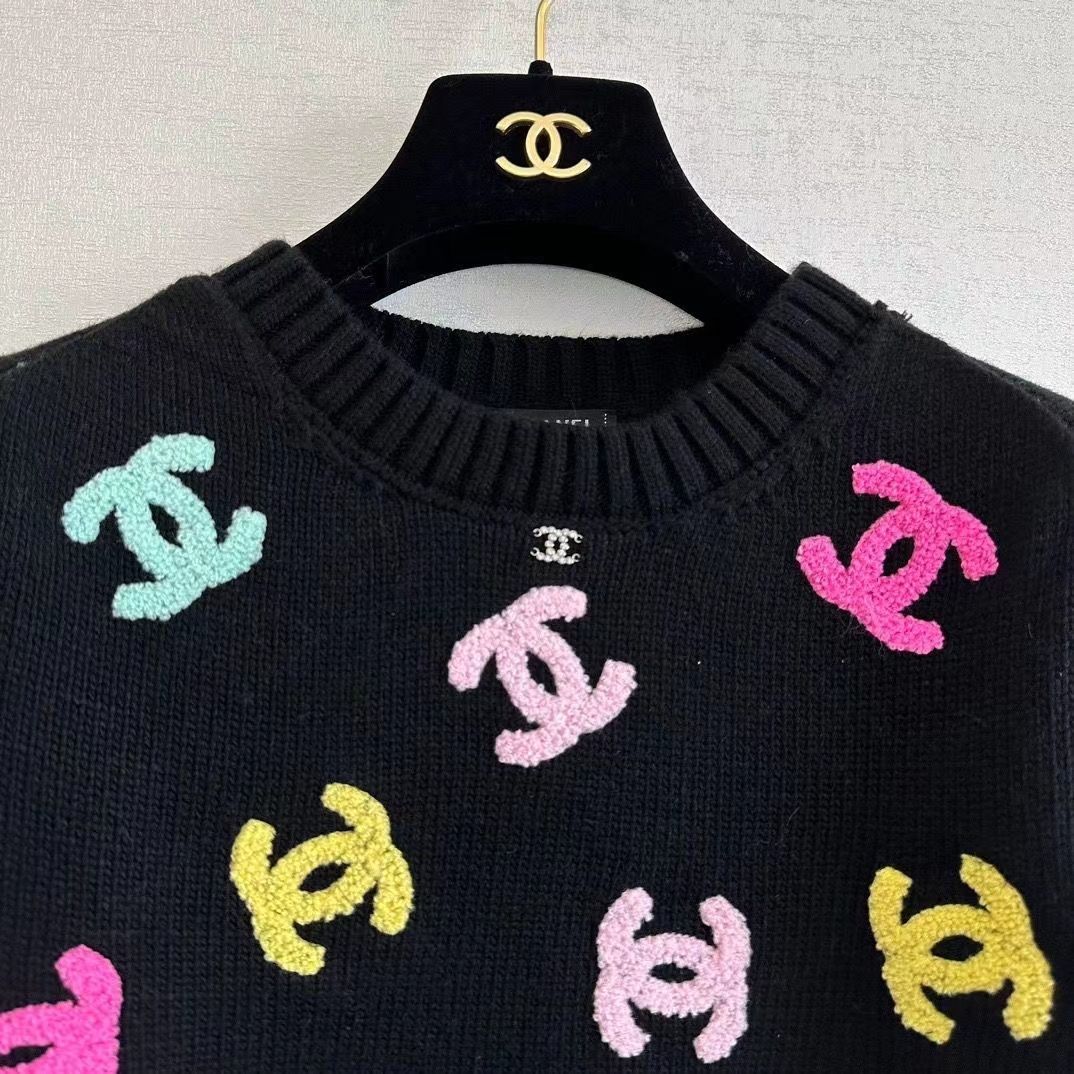 New casual and fashionable knitwear short sleeved T-shirt 1024022611