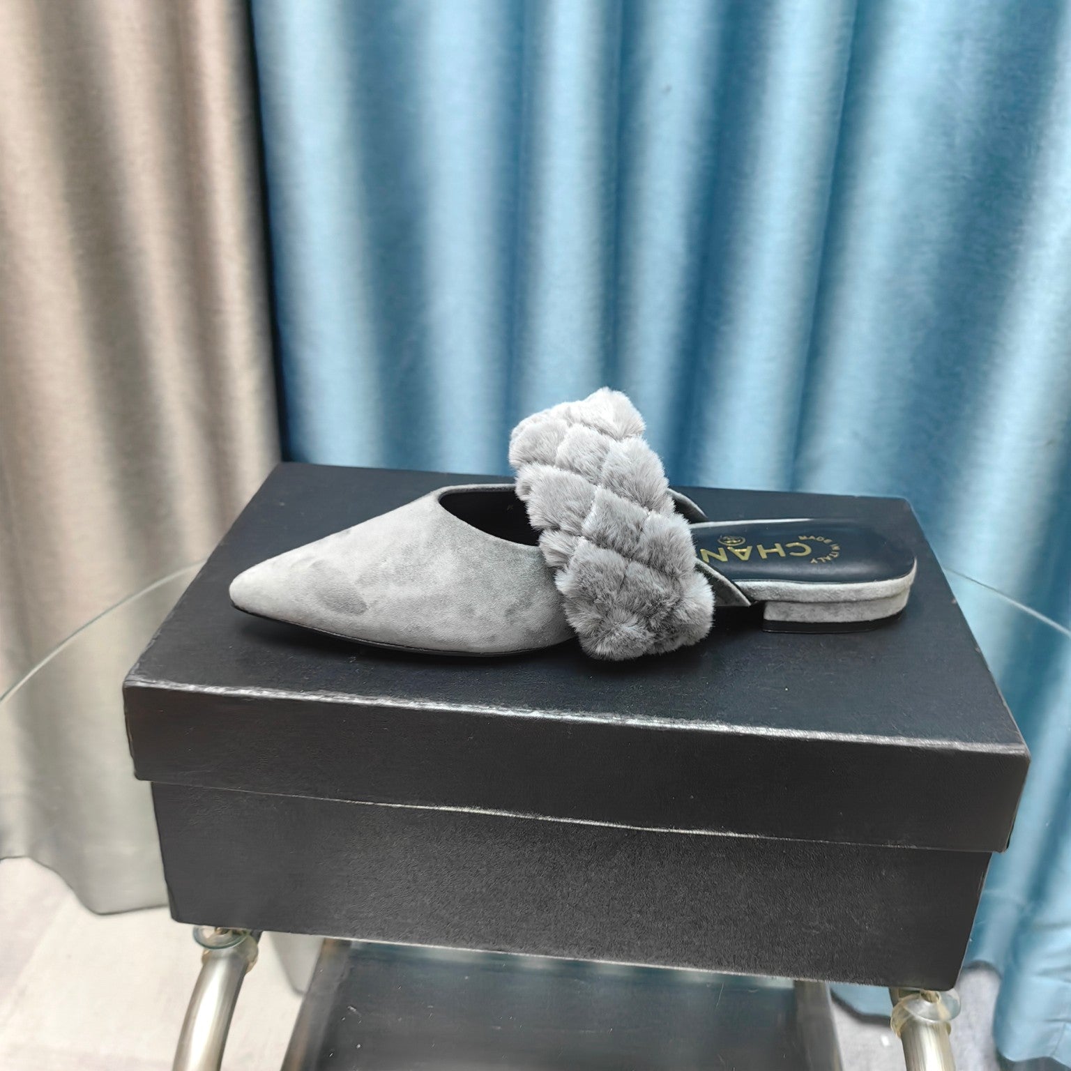 Fashion Pointed Toe Plush Slippers 0725021002