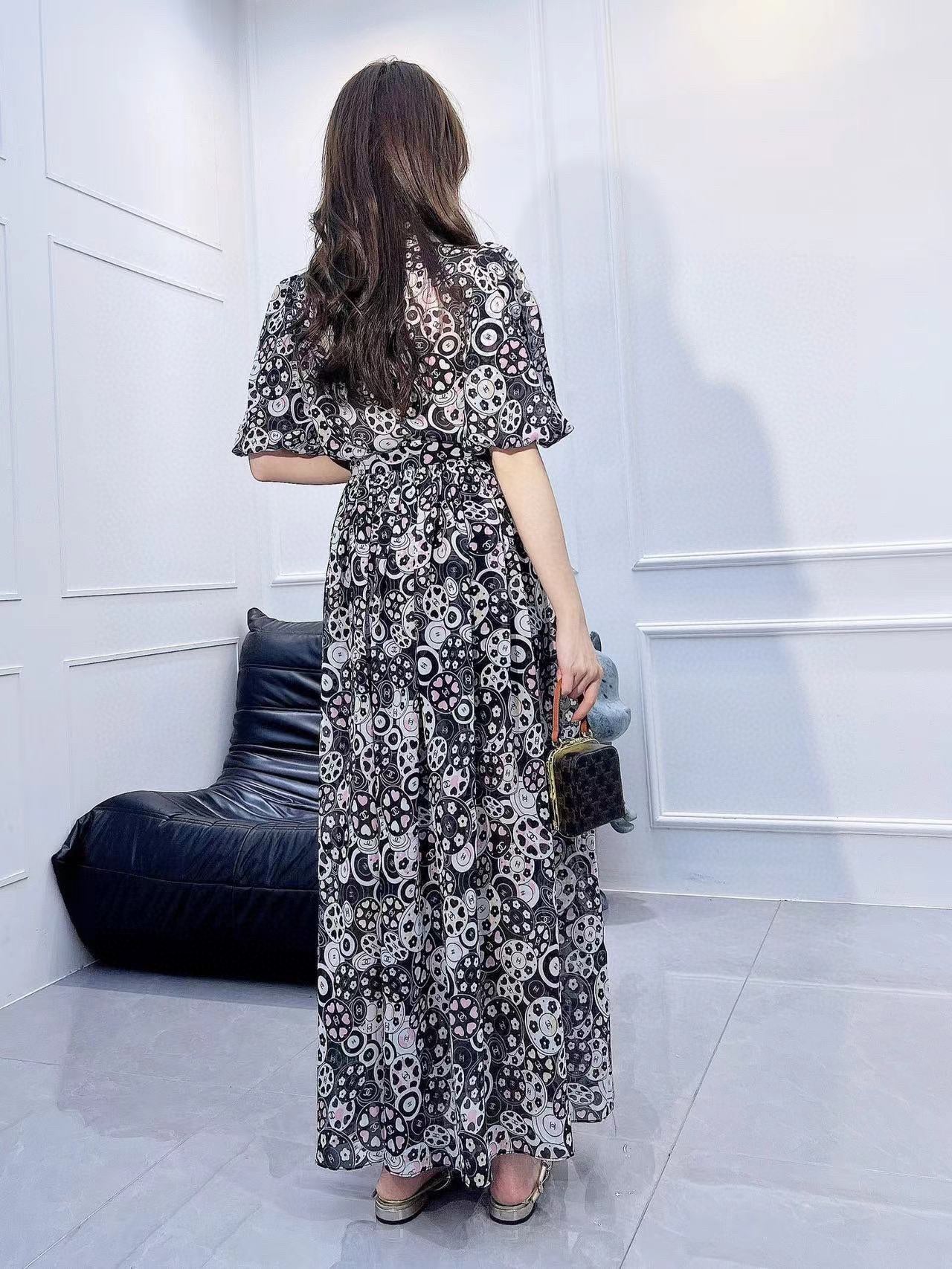24 Printed shirt suit and skirt 1824042901