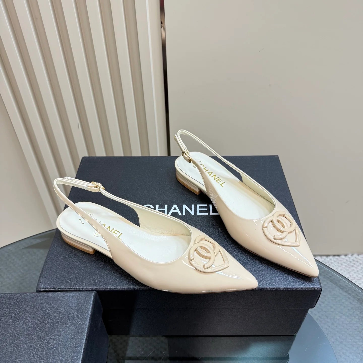 Top High-end Flat Sandals 1025030410