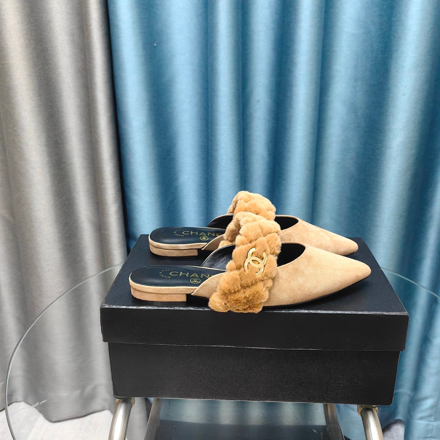 Fashion Pointed Toe Plush Slippers 0725021002