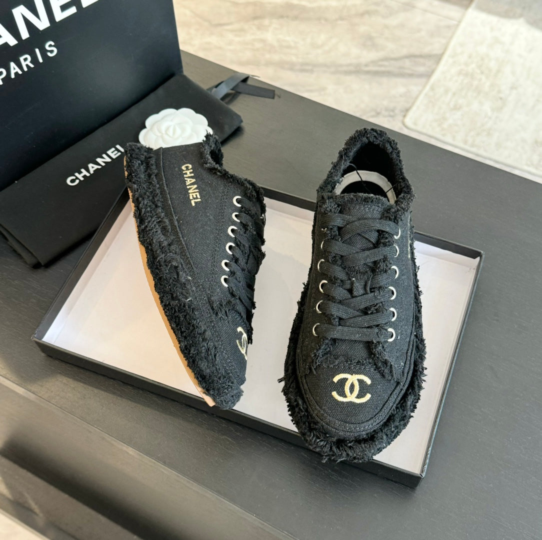 Luxury Fashion Embroidered Tassel Casual Shoes Canvas Shoes 0725020803