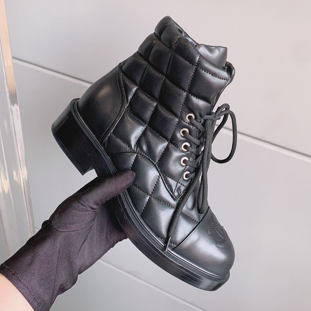 Classic and versatile rhombus short boots 1824061005