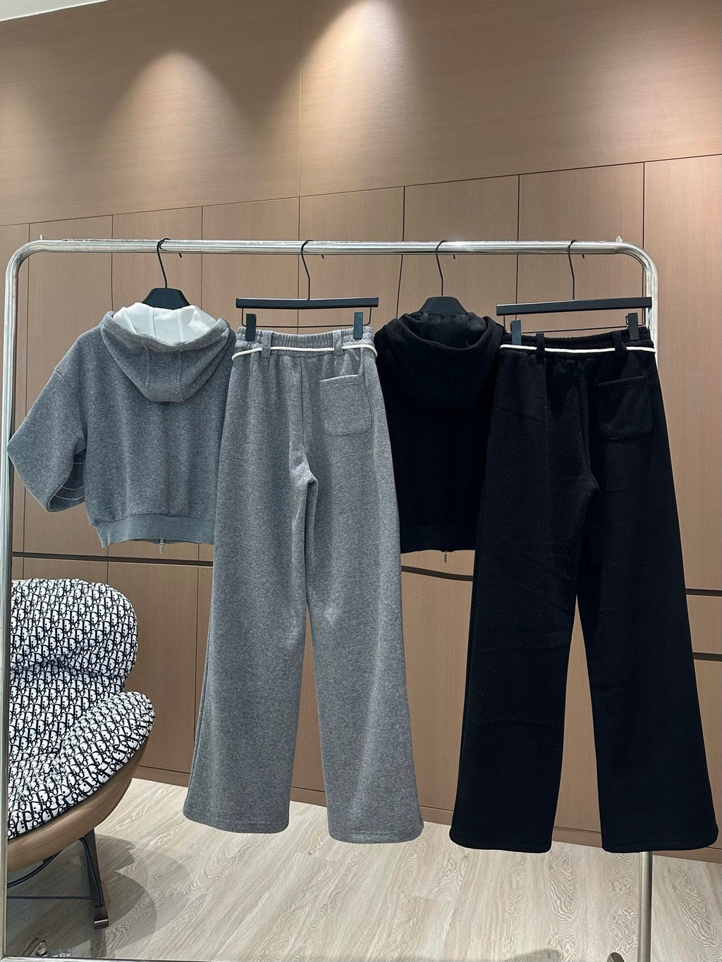 fashionable loose hooded casual suit 0724121111