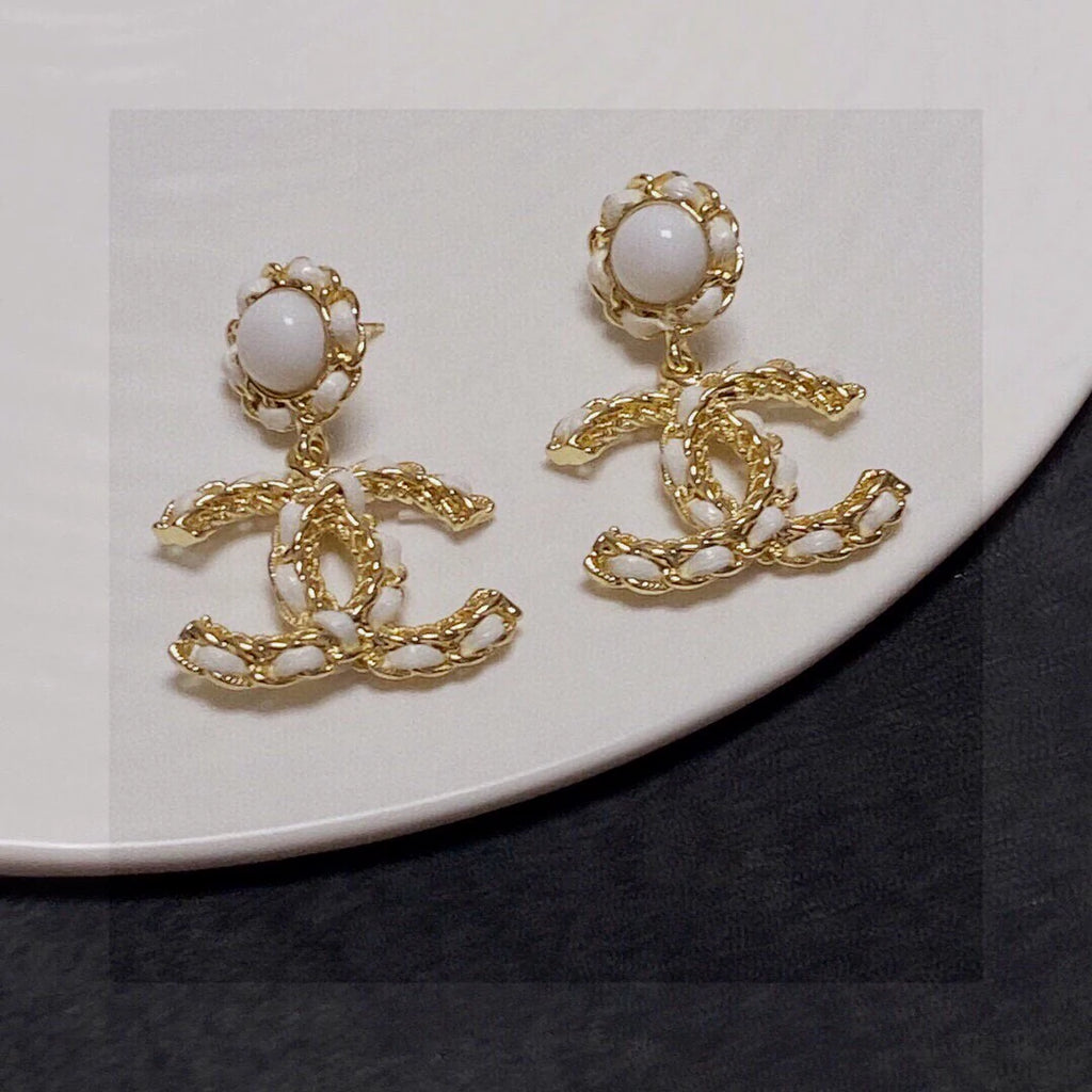 New fashionable and versatile earrings 1024072910