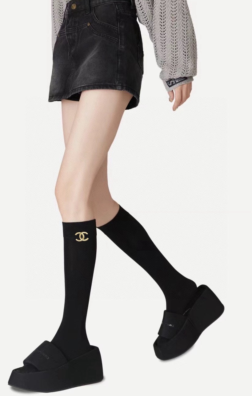 Classic double C letter logo pure cotton stockings calf socks 0724050906