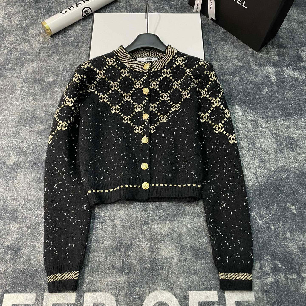 fashion gold thread jacquard custom gold buckle custom yarn gradient round neck long sleeve buttoned knitted sweater cardigan jacket XC0723112005