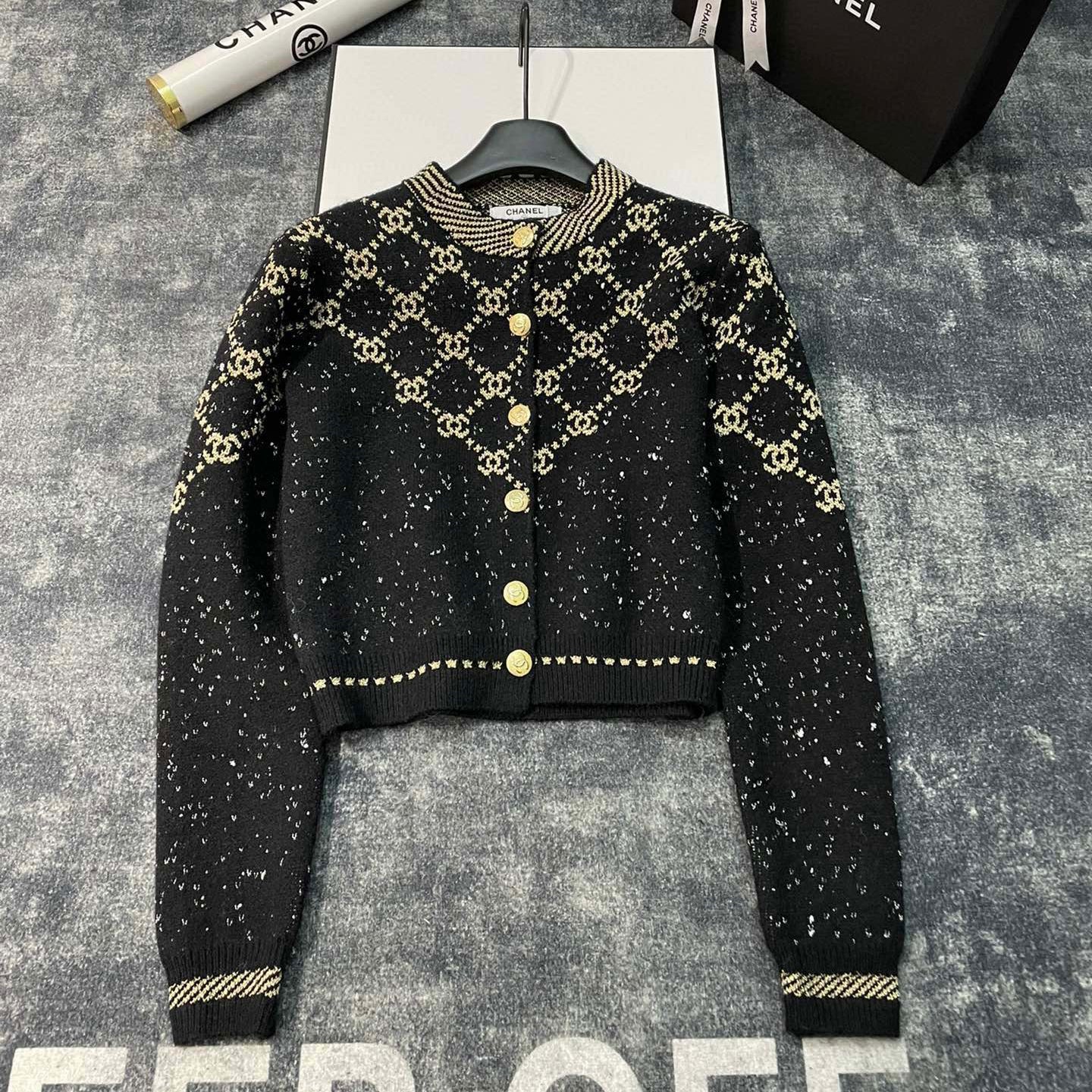 fashion gold thread jacquard custom gold buckle custom yarn gradient round neck long sleeve buttoned knitted sweater cardigan jacket XC0723112005