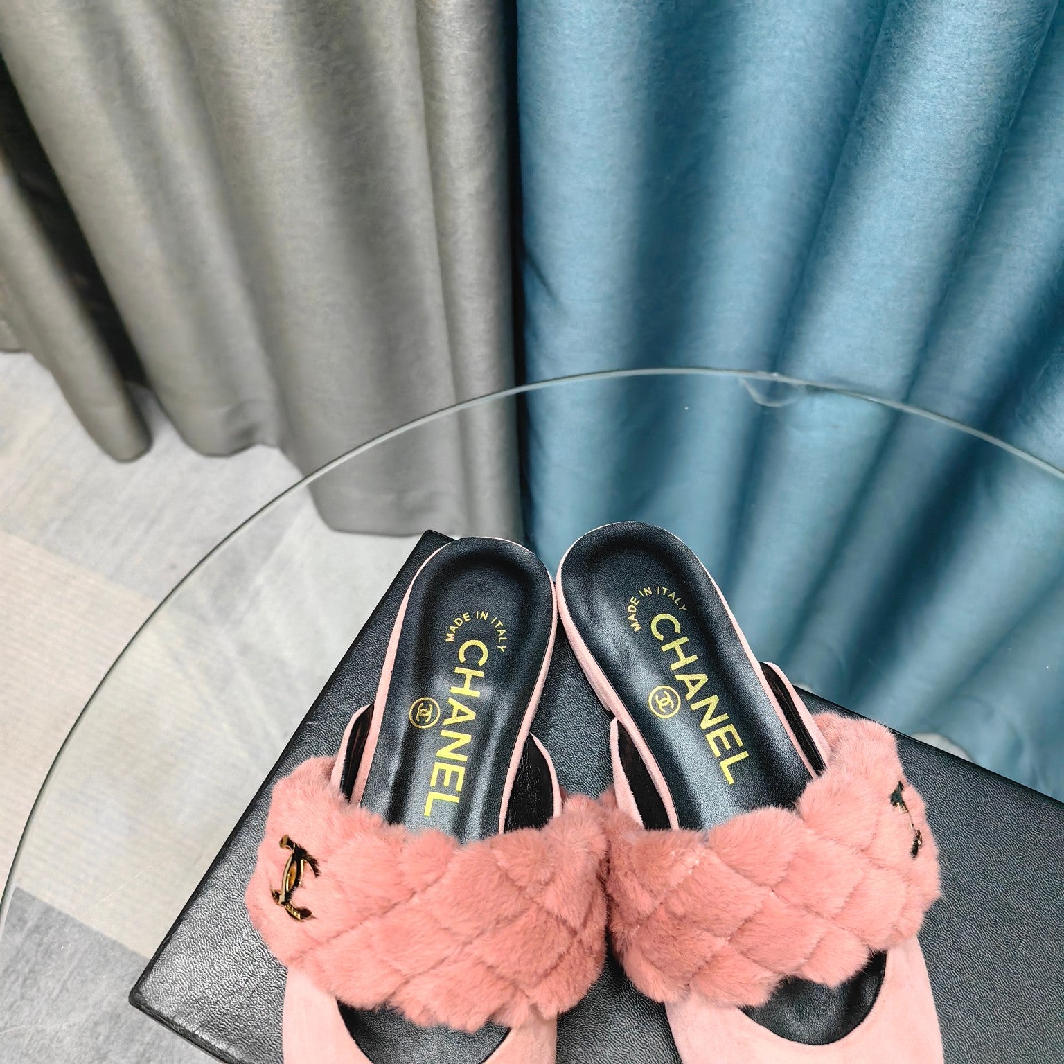 Fashion Pointed Toe Plush Slippers 0725021002