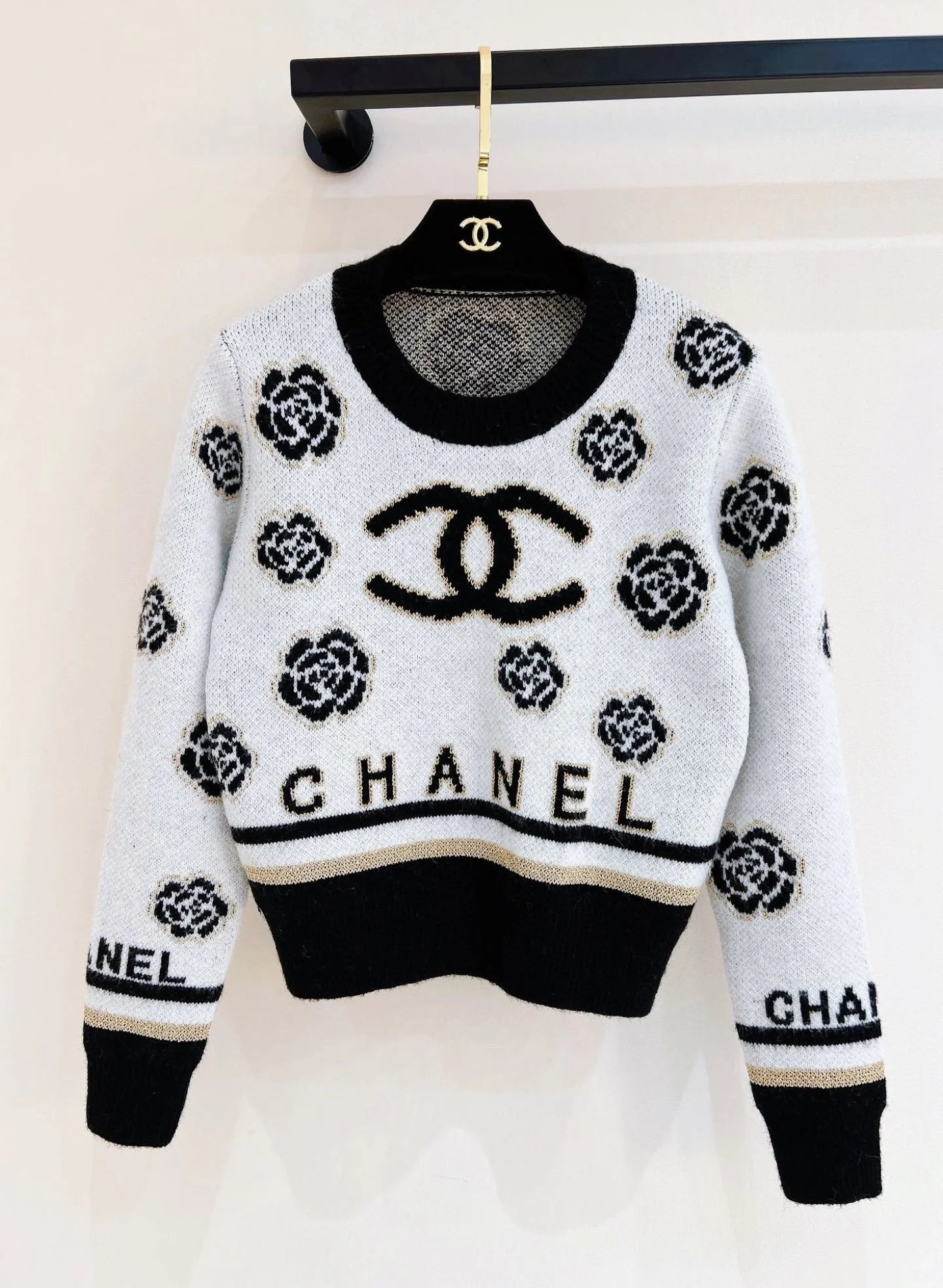 CHA New Camellia Pullover Sweater 0724012305