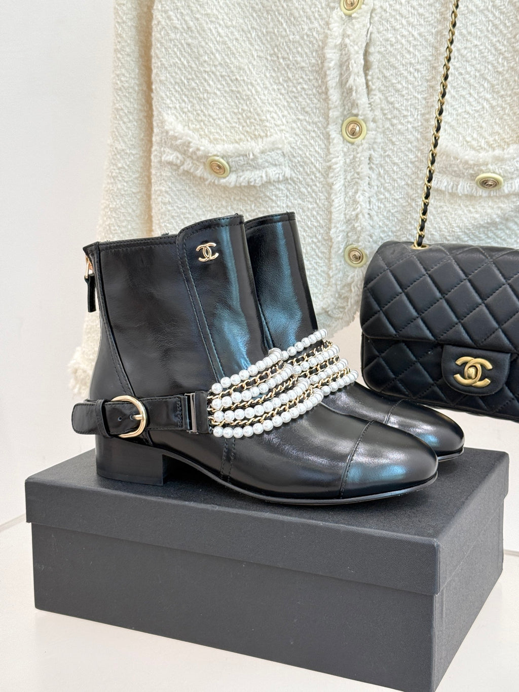 25ss new fashionable pearl chain ankle boots 0725090810