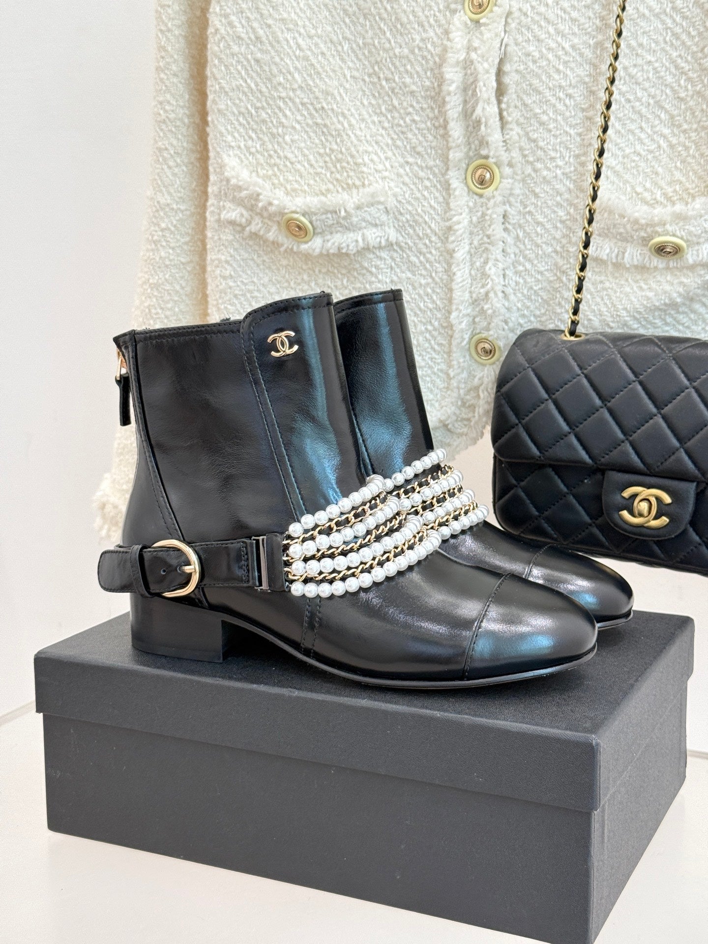 25ss new fashionable pearl chain ankle boots 0725090810
