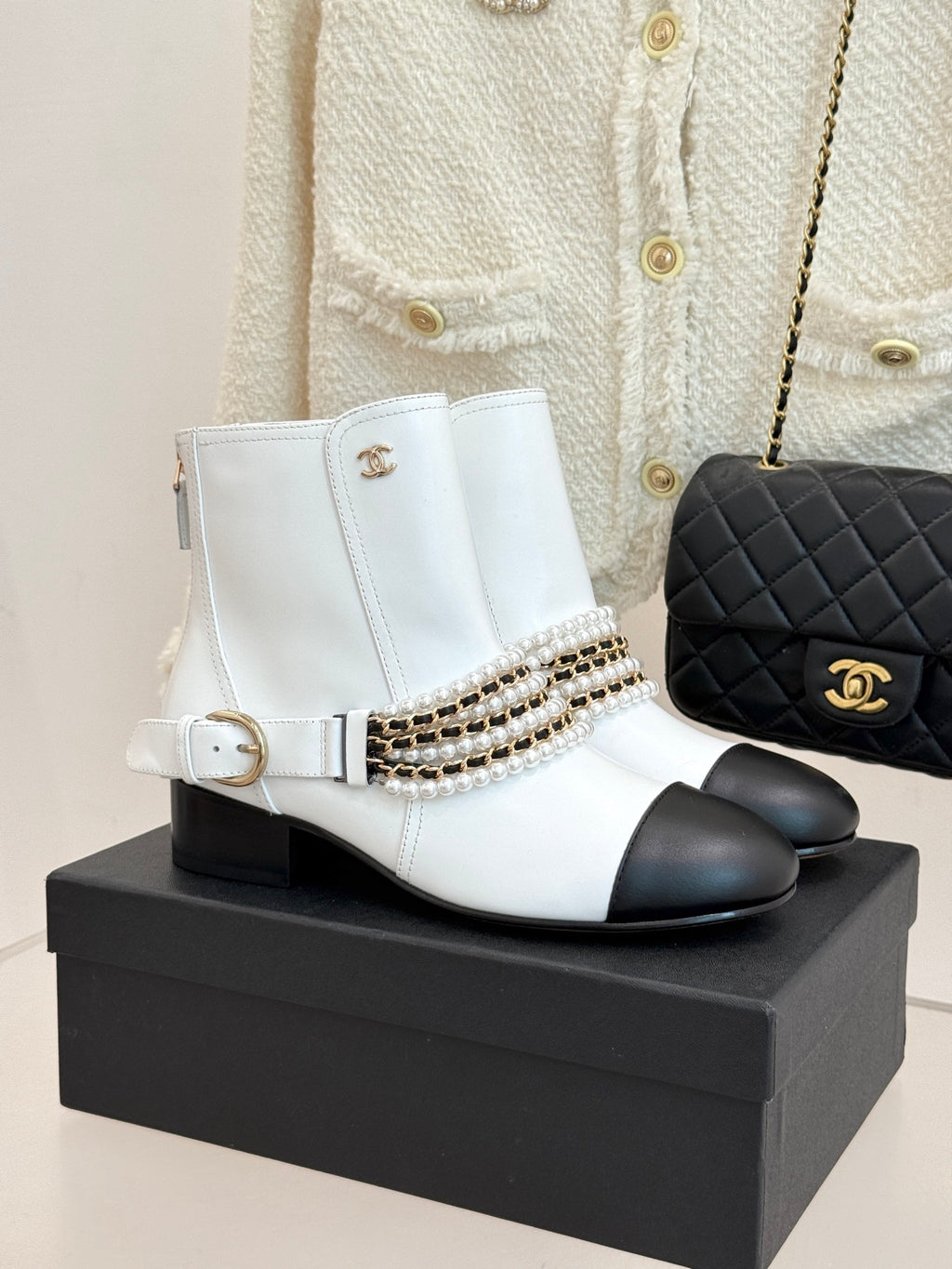 25ss new fashionable pearl chain ankle boots 0725090810