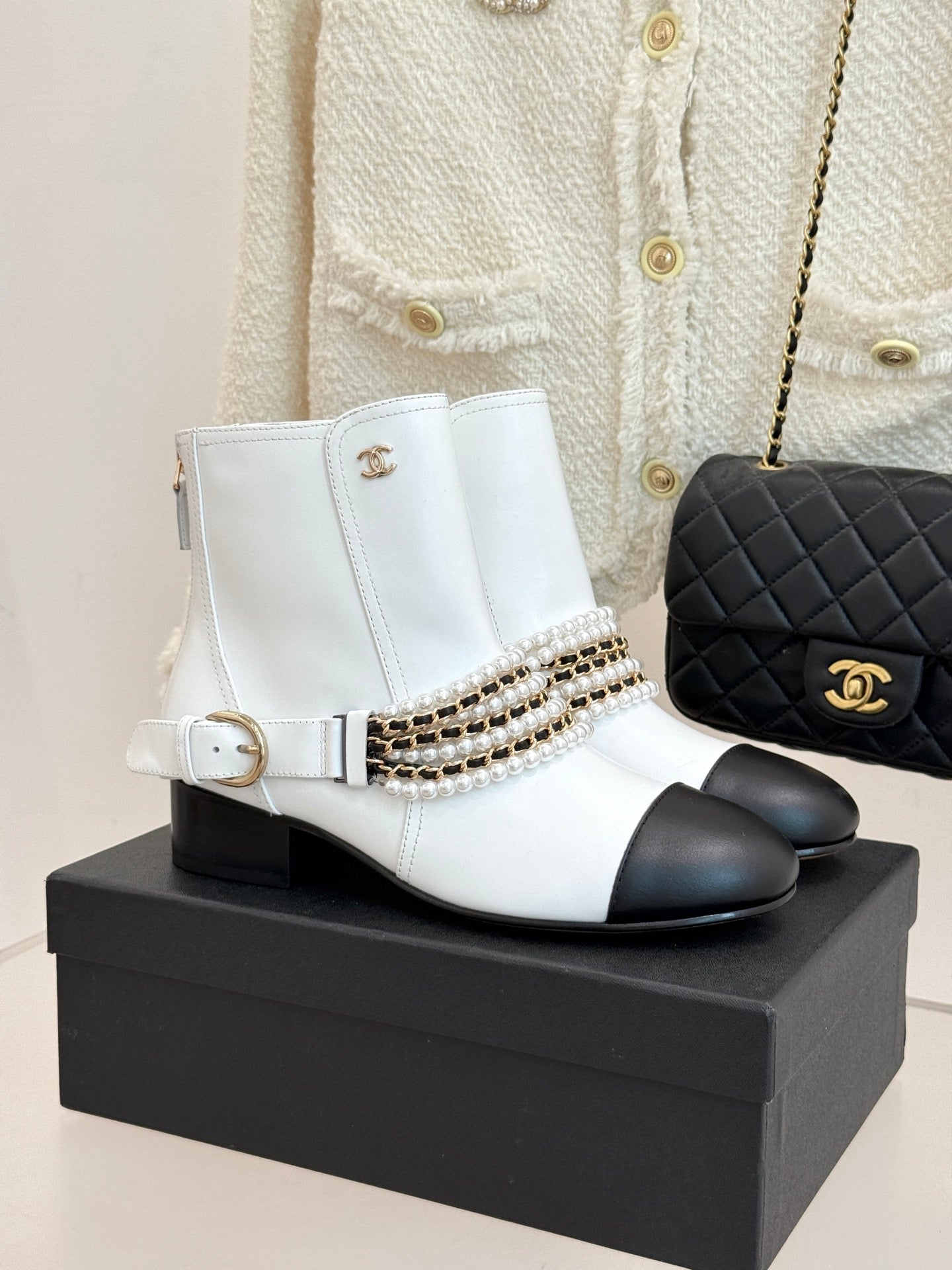25ss new fashionable pearl chain ankle boots 0725090810