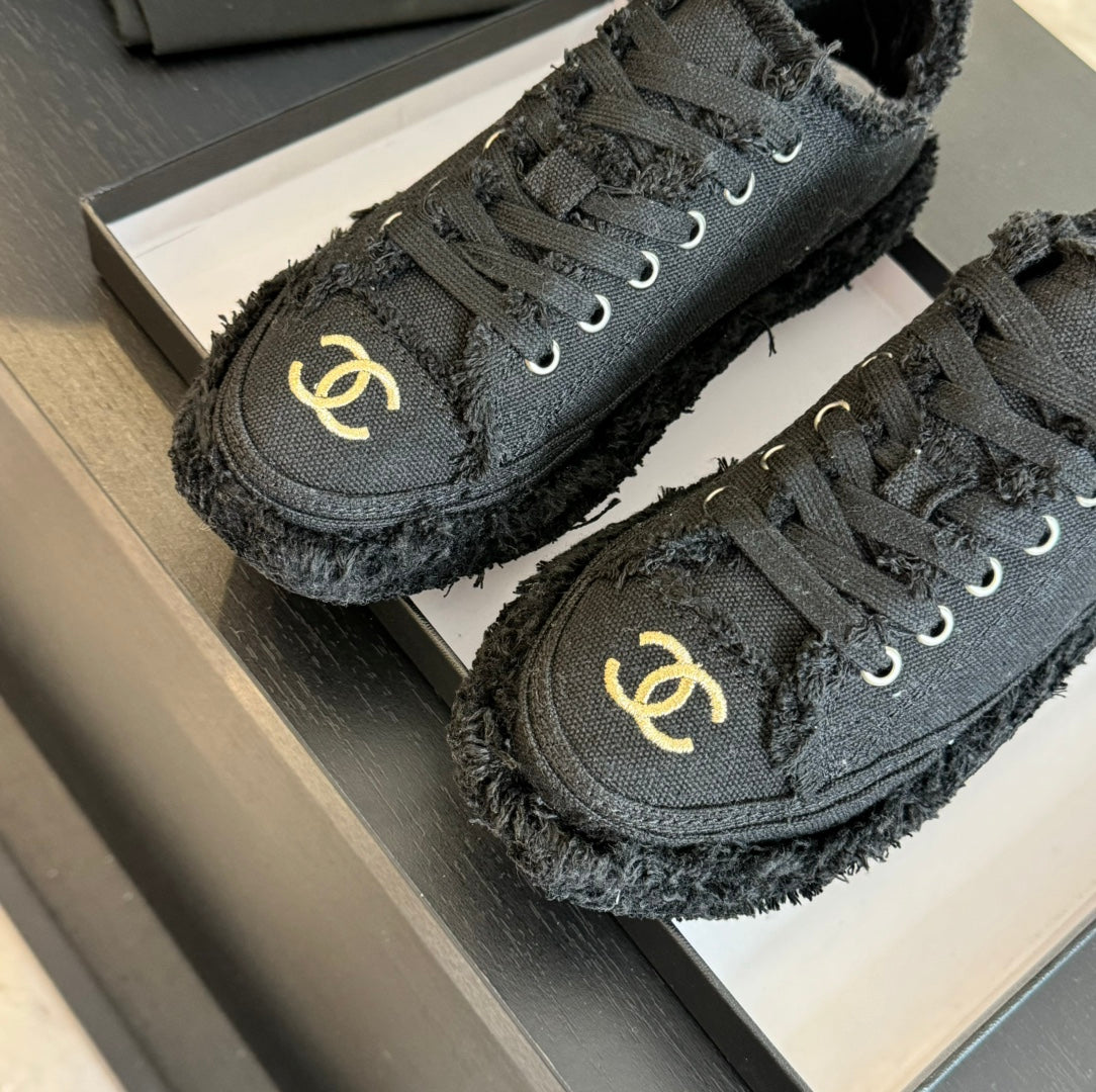 Luxury Fashion Embroidered Tassel Casual Shoes Canvas Shoes 0725020803