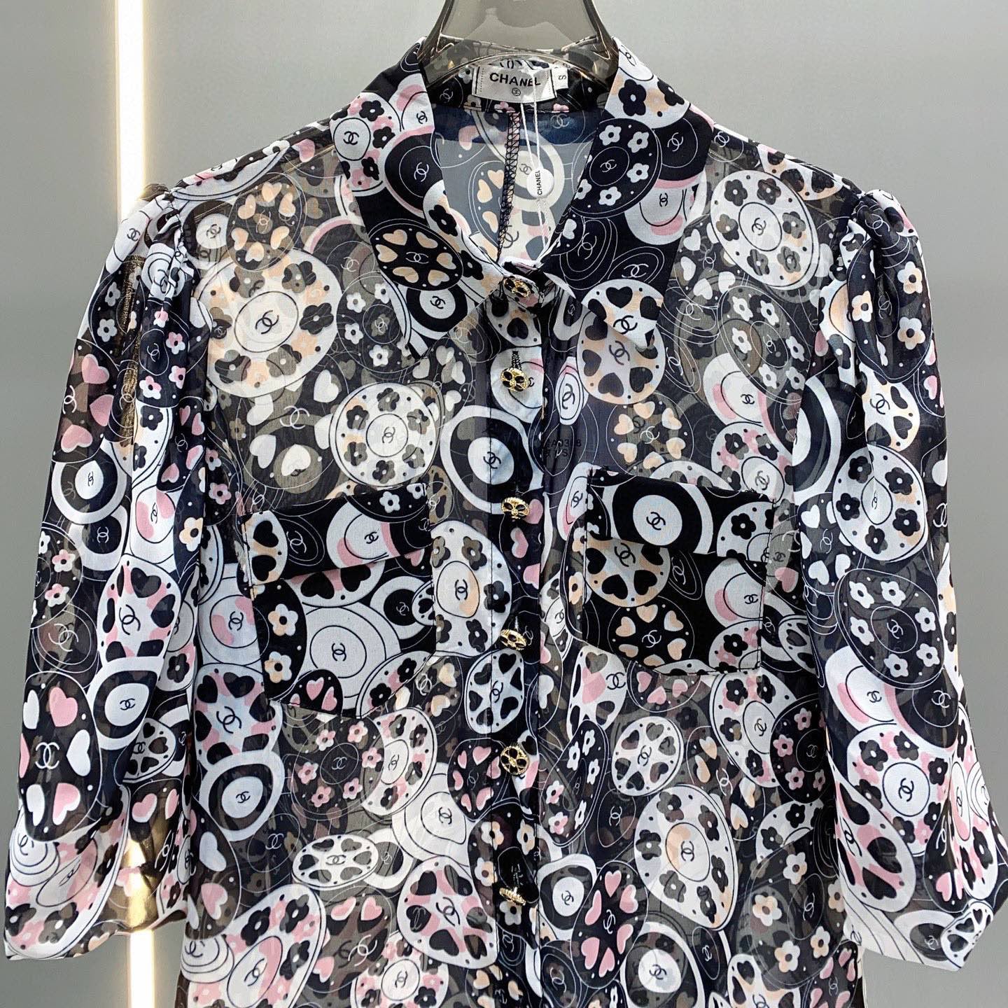 24 Printed shirt suit and skirt 1824042901