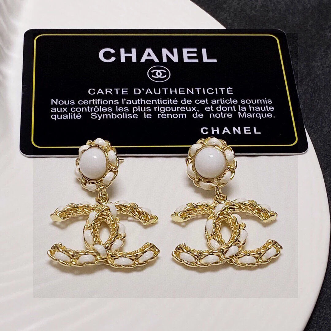 New fashionable and versatile earrings 1024072910