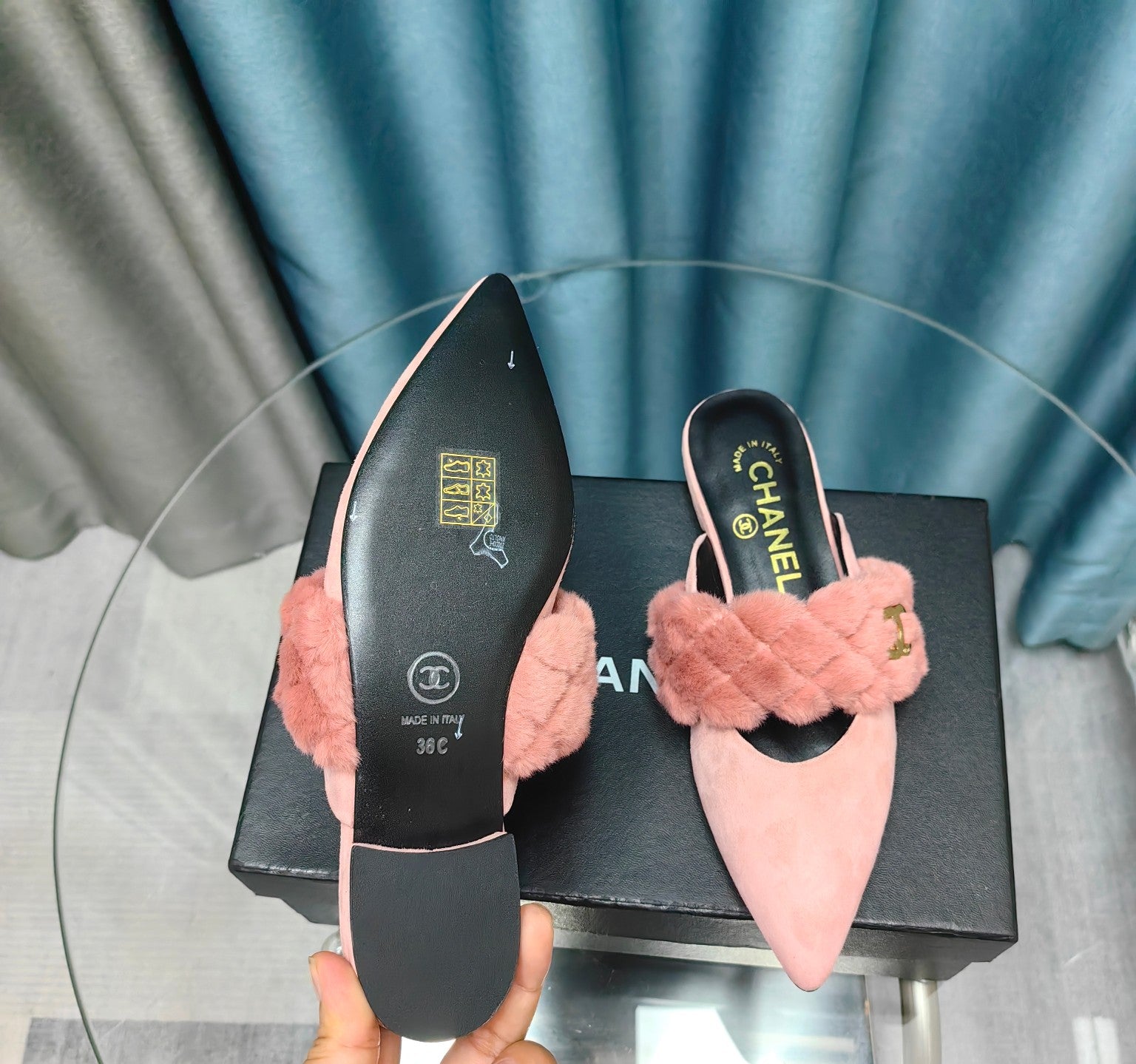 Fashion Pointed Toe Plush Slippers 0725021002