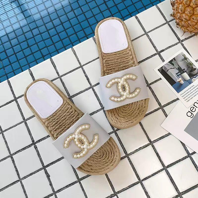 Fashionable Thick Bottom Outer Wear Four Seasons Household Non-Slip Sandals 1024071127