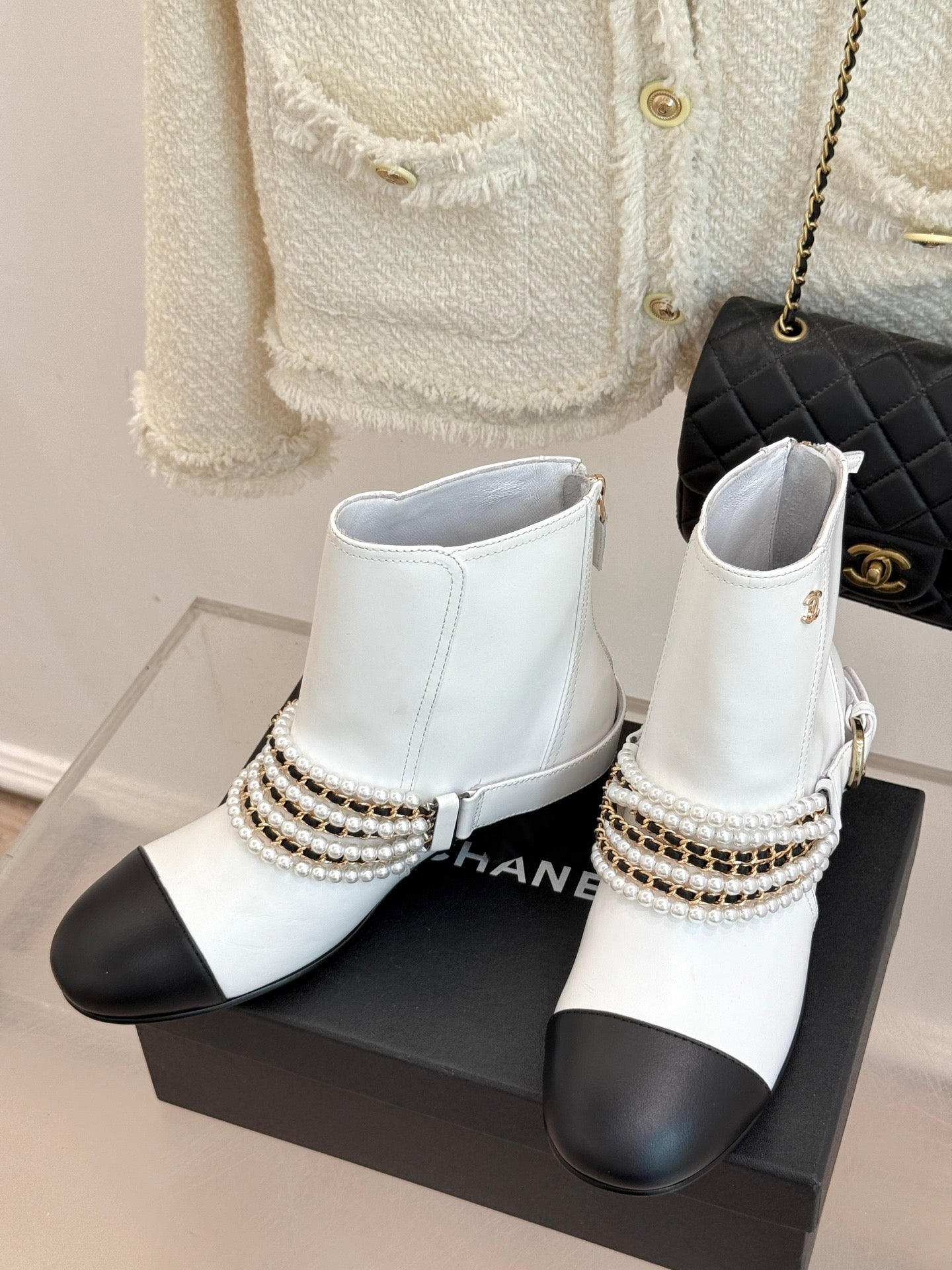 25ss new fashionable pearl chain ankle boots 0725090810