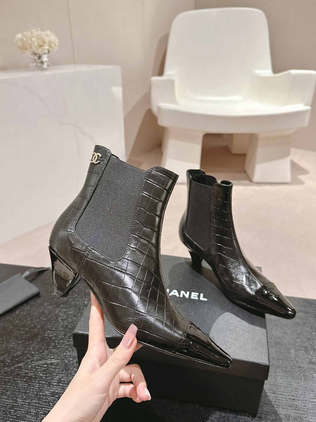 Fashionable Leather Booties 0724101801