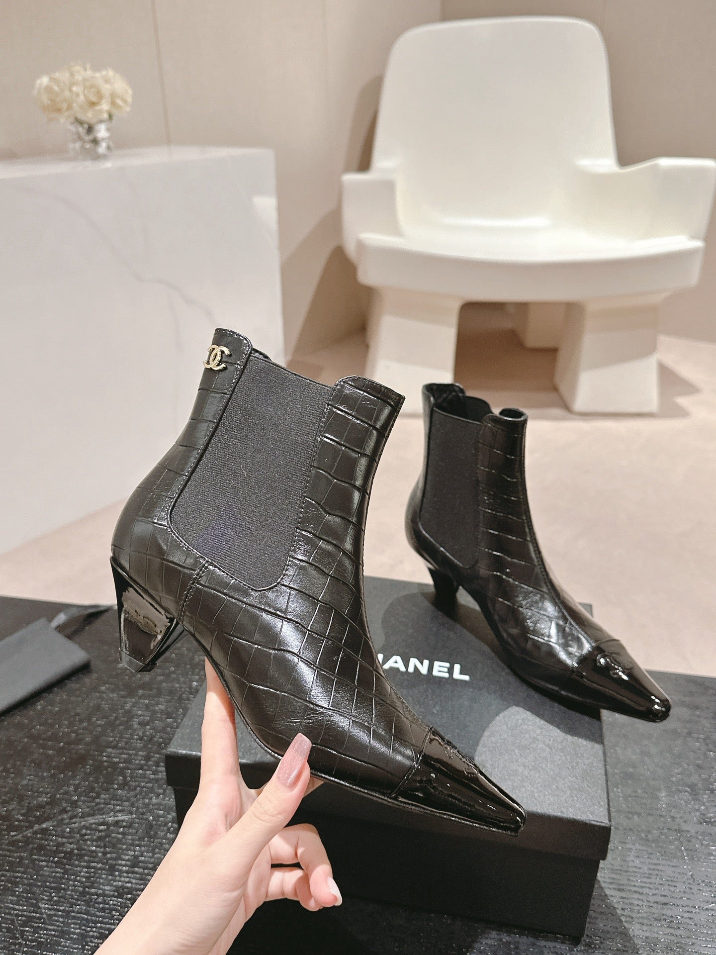 Fashionable Leather Booties 0724101801