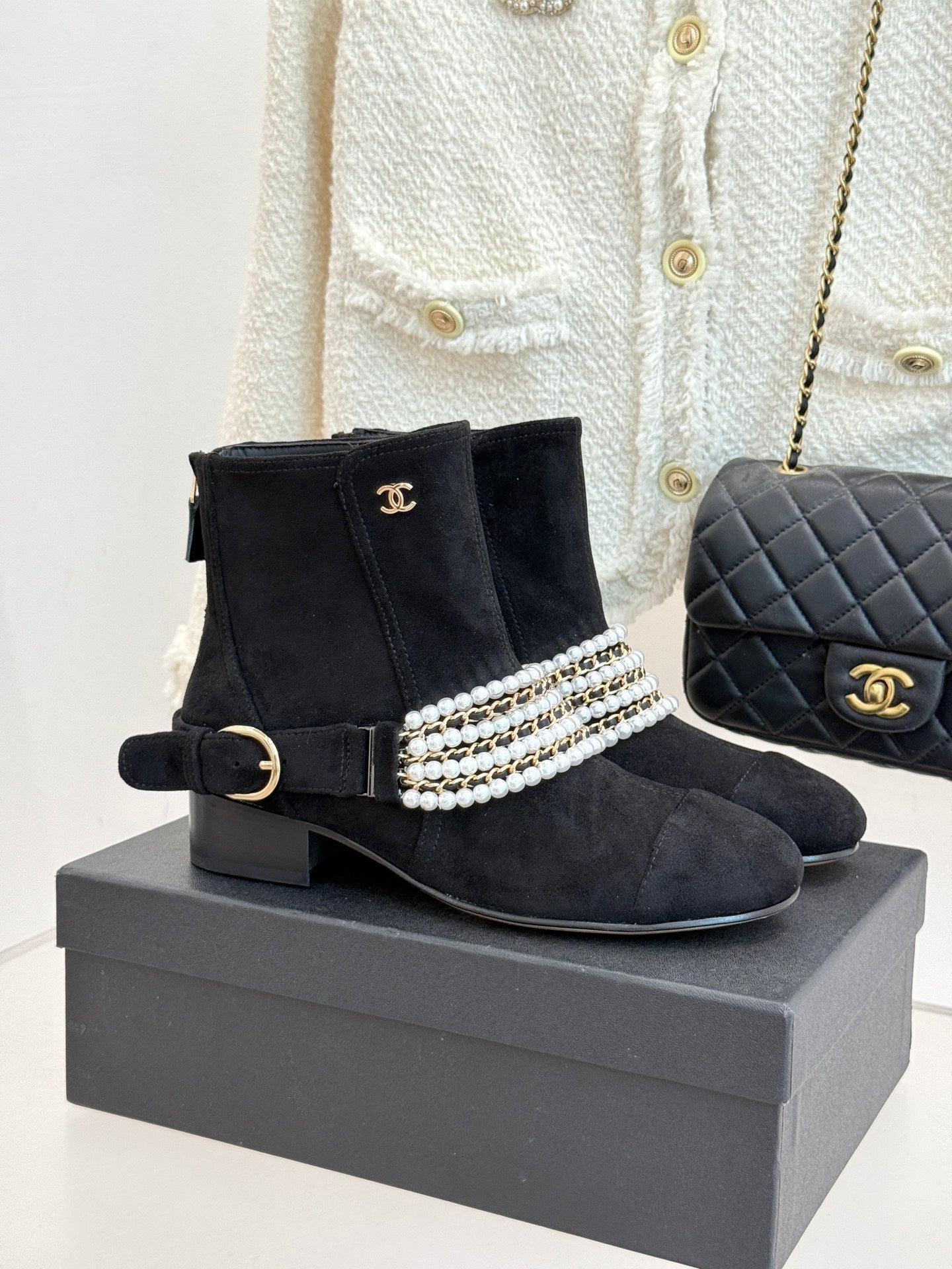 25ss new fashionable pearl chain ankle boots 0725090810
