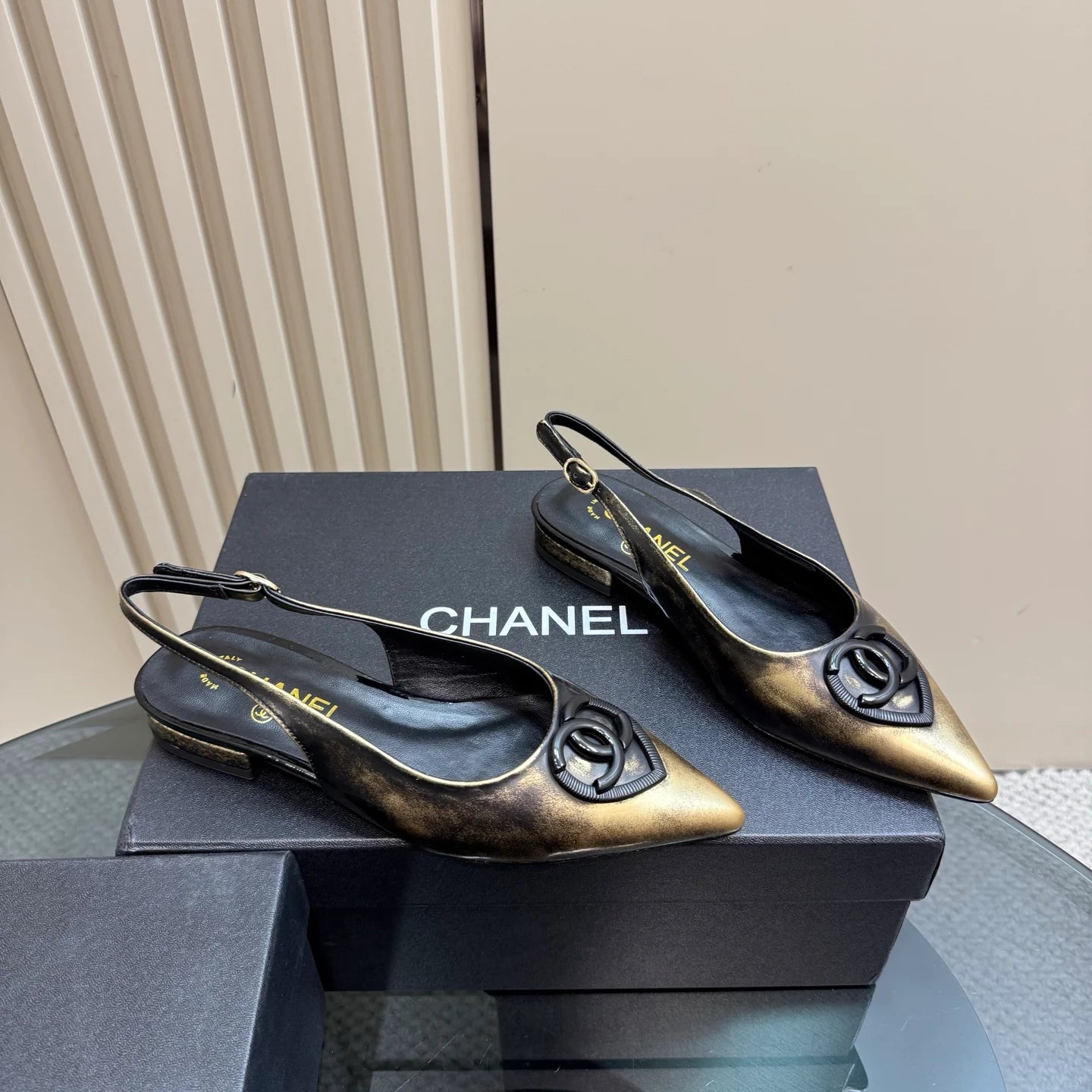 Top High-end Flat Sandals 1025030410