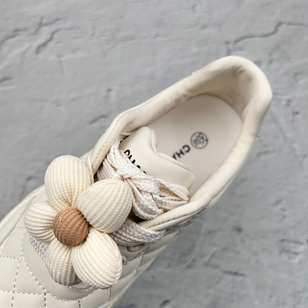 Chane1 Fashion Flower Rubber Sole Sneakers 0724031201