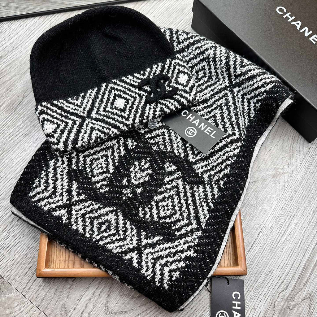 Classic Hat and Scarf Set 1024101112
