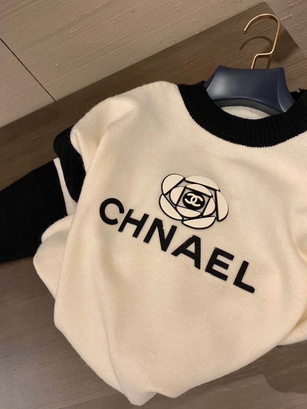 Fashion Camellia Sweater 0724012302