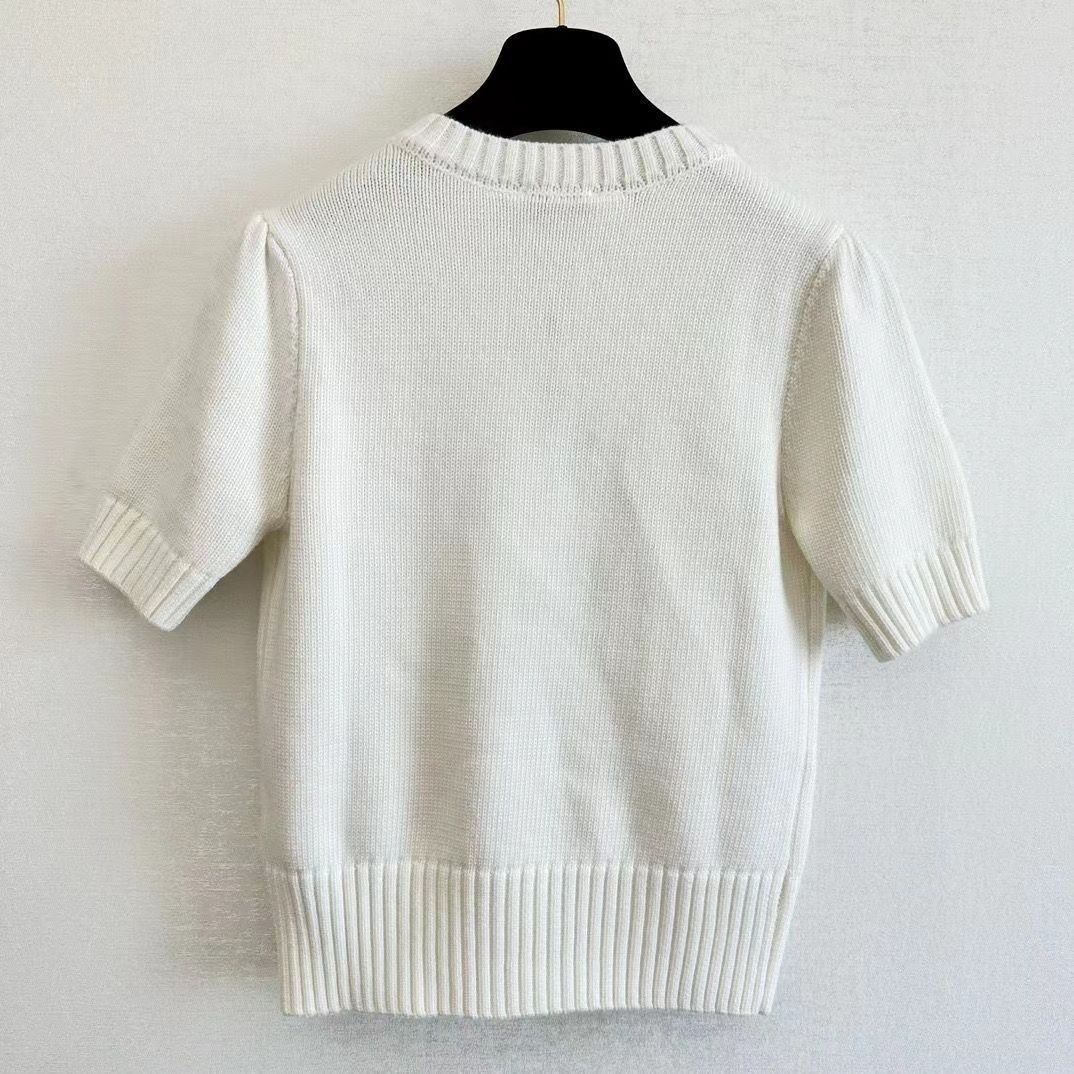New casual and fashionable knitwear short sleeved T-shirt 1024022611