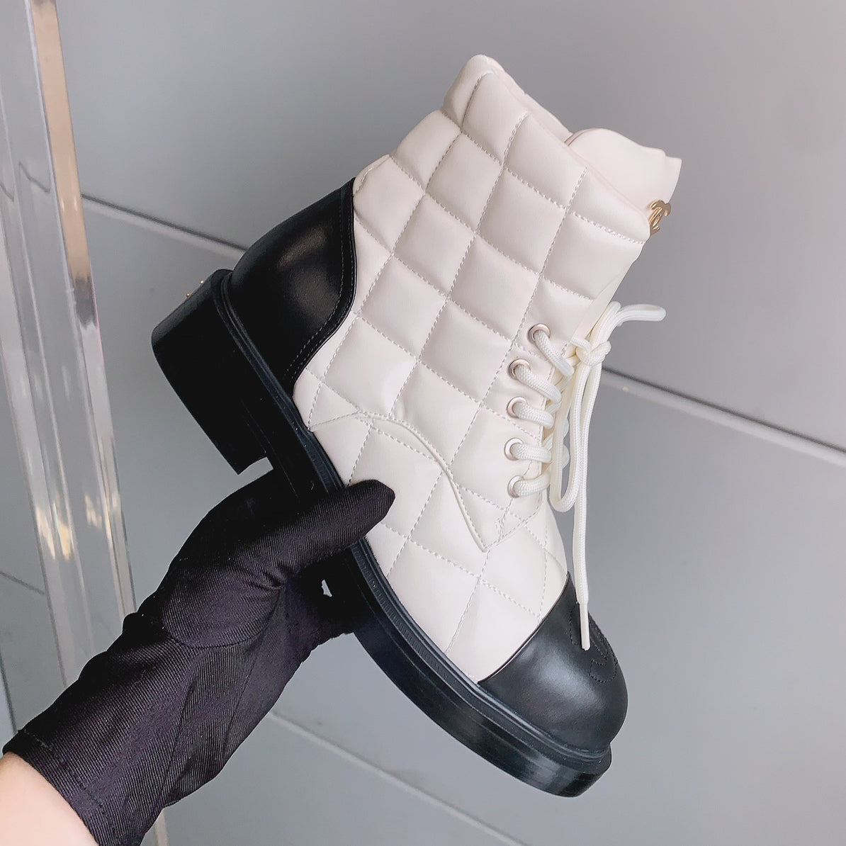 Classic and versatile rhombus short boots 1824061005