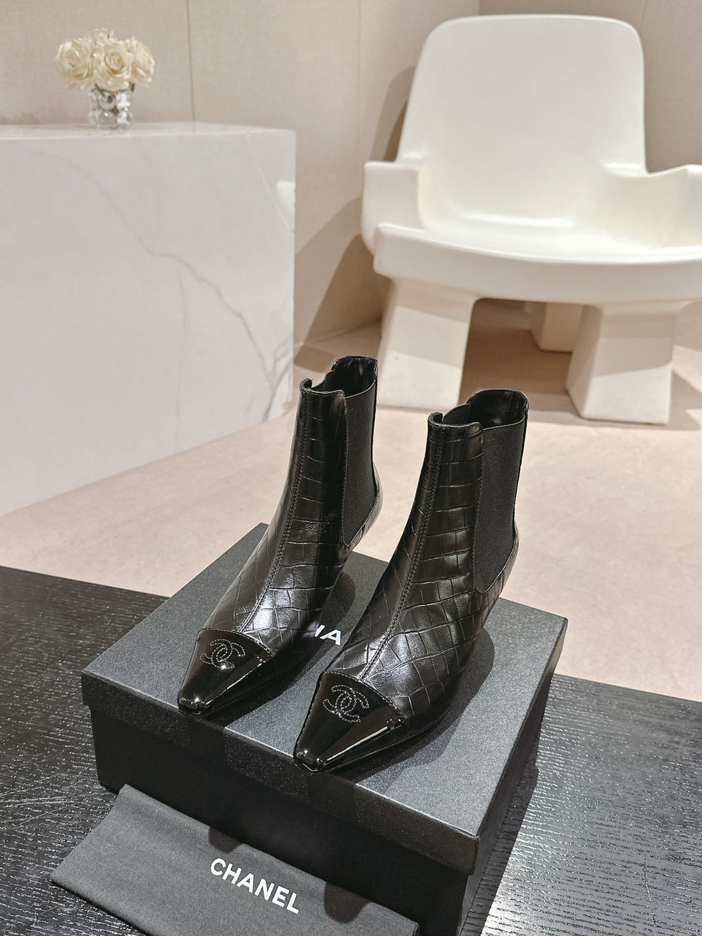 Fashionable Leather Booties 0724101801