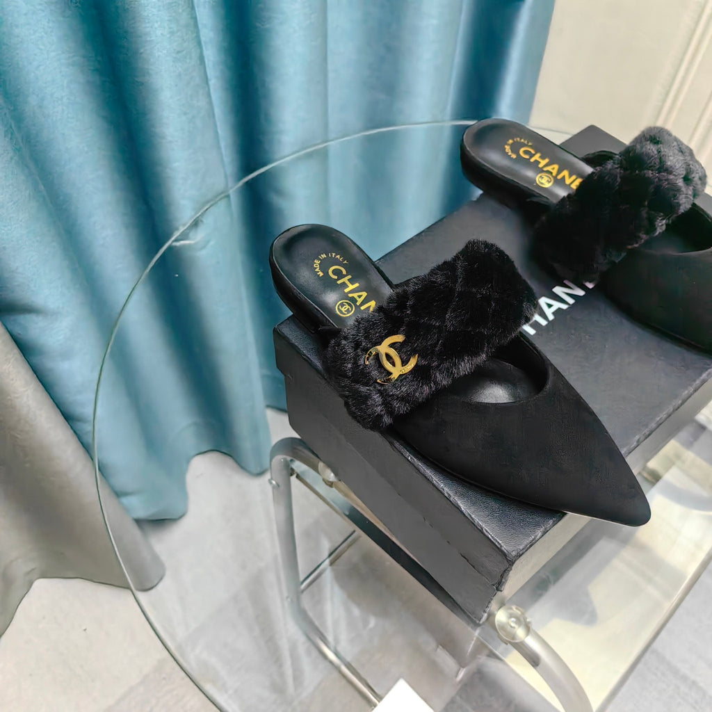 Fashion Pointed Toe Plush Slippers 0725021002