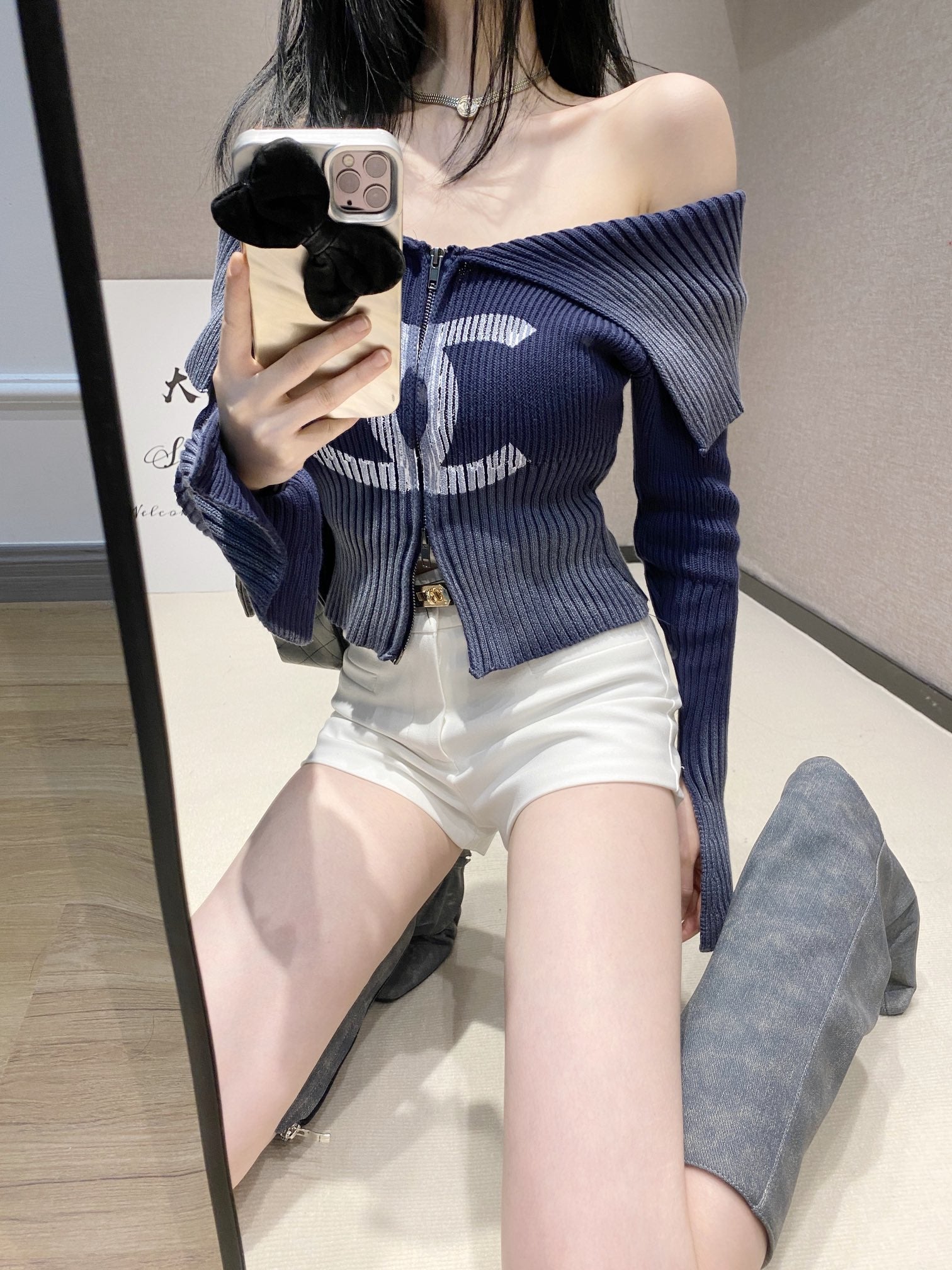 Off-the-shoulder Knit Sweater 0724082811