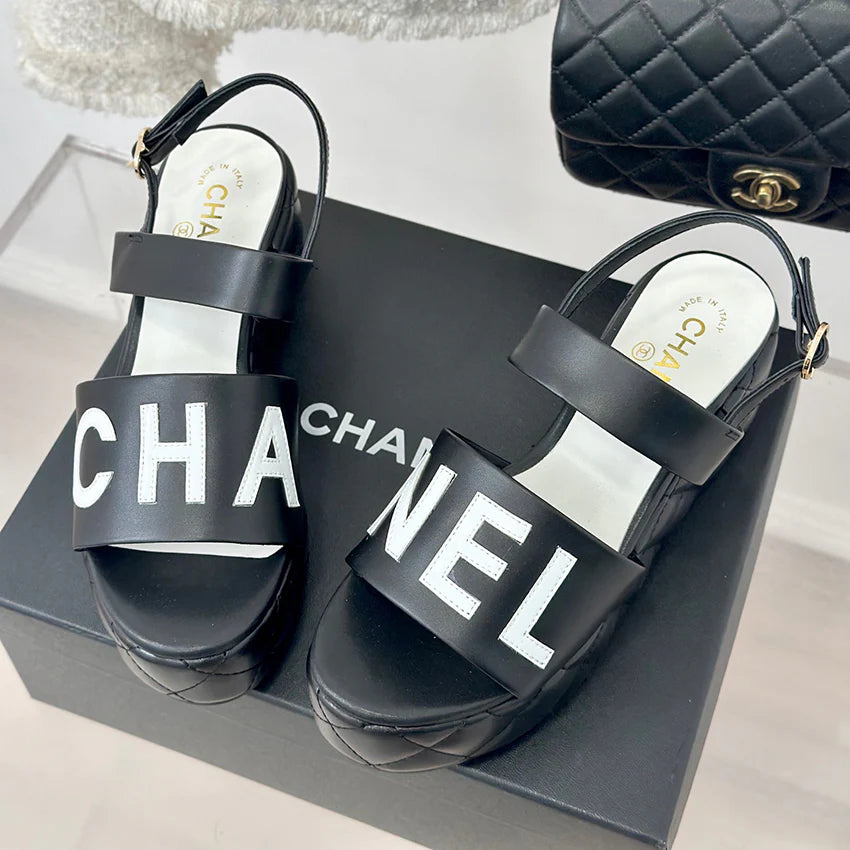Fashion and versatile thick sole sandals 1024052323
