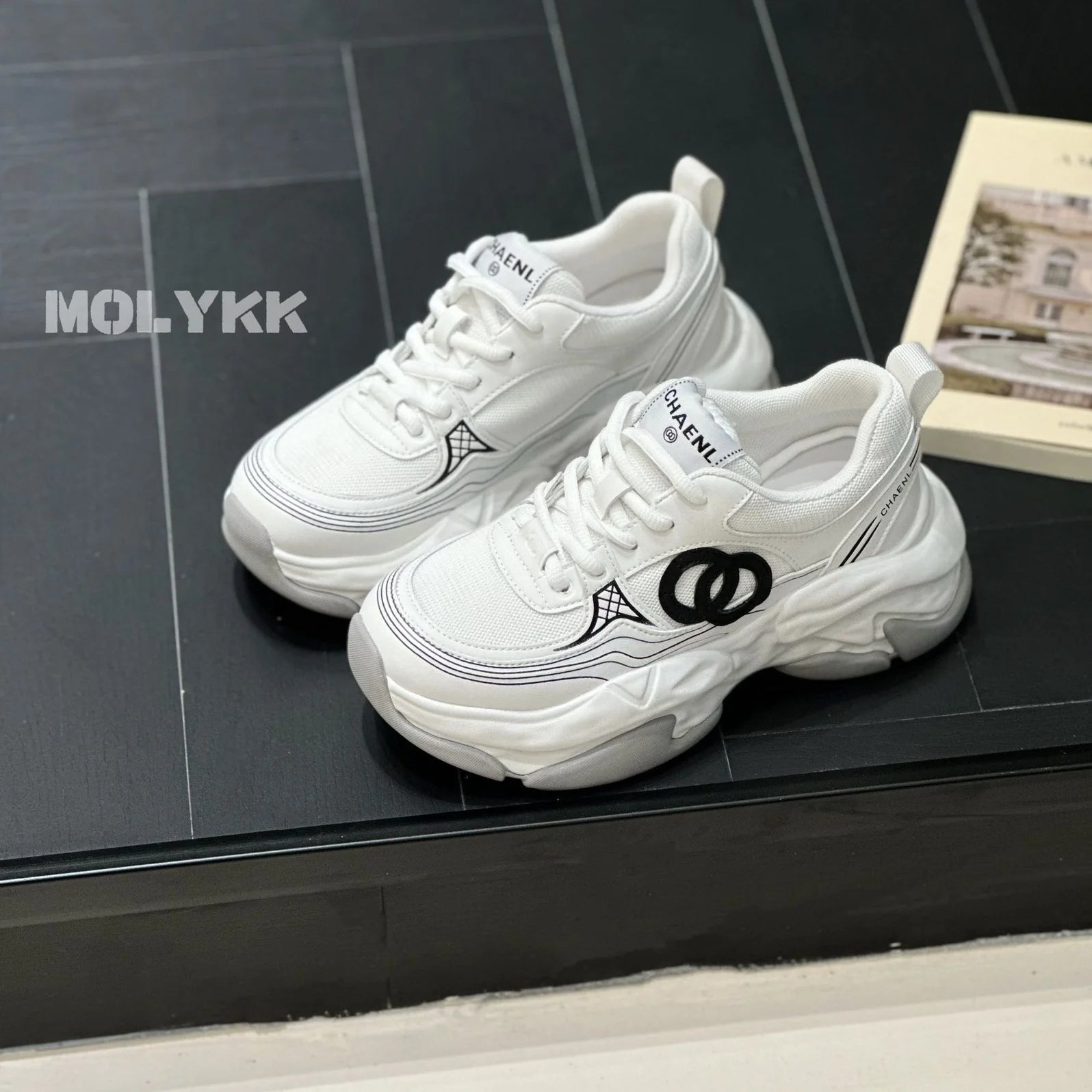 New Thick-soled Sports Shoes Casual Breathable Height-increasing Shoes 1024031407