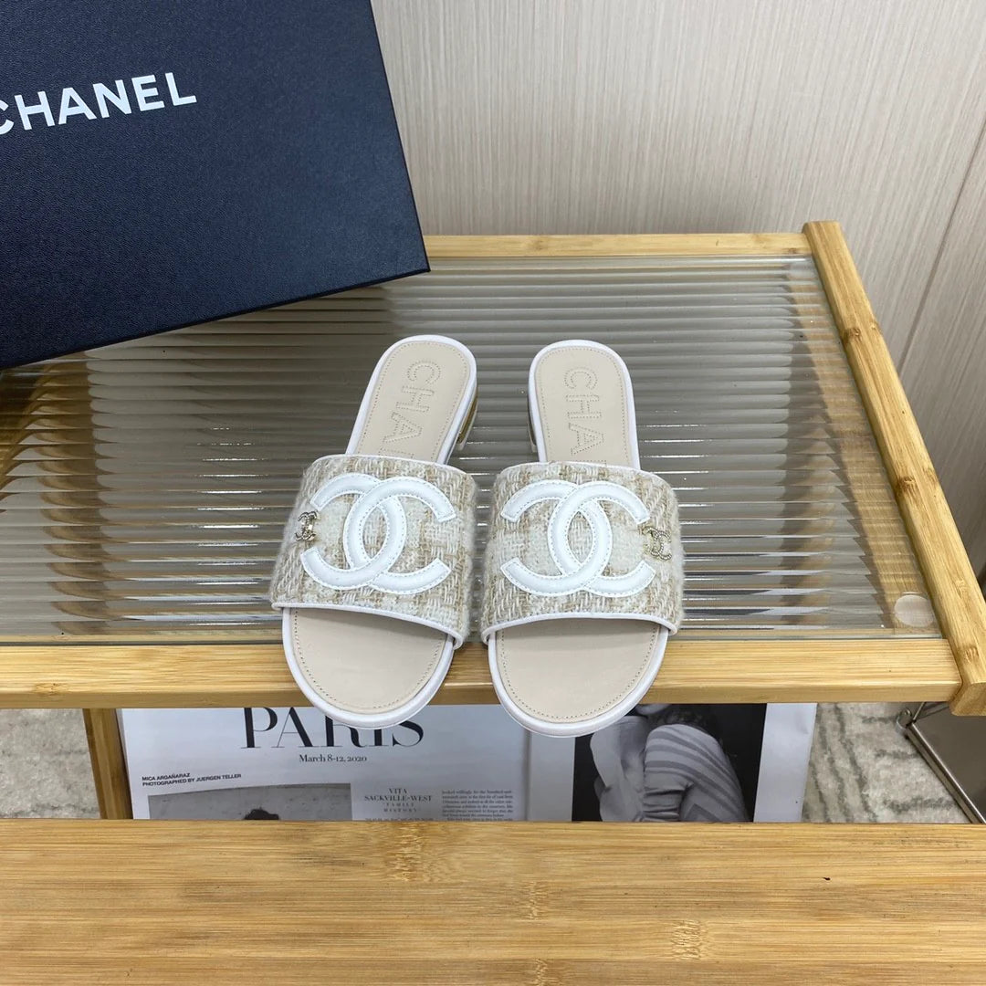 Luxurious new shoes sandals 1024052416