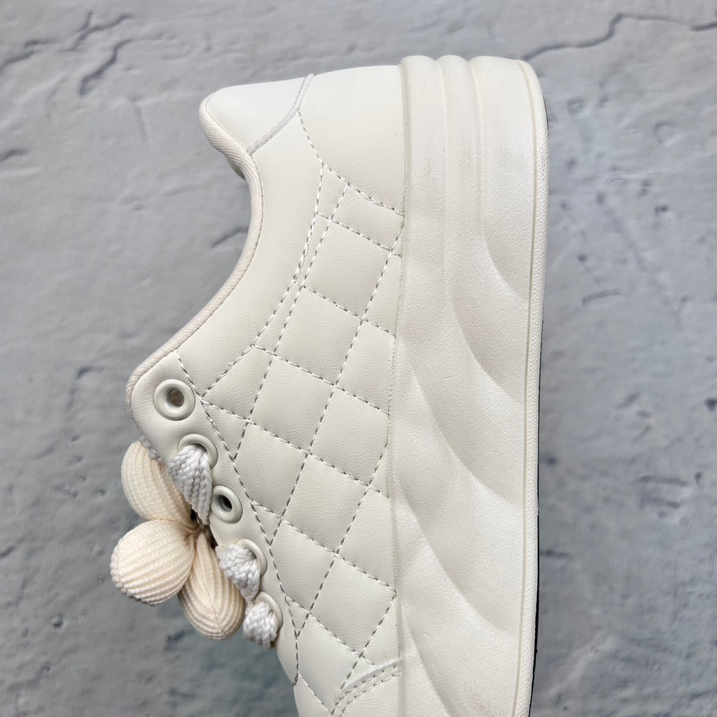 Chane1 Fashion Flower Rubber Sole Sneakers 0724031201