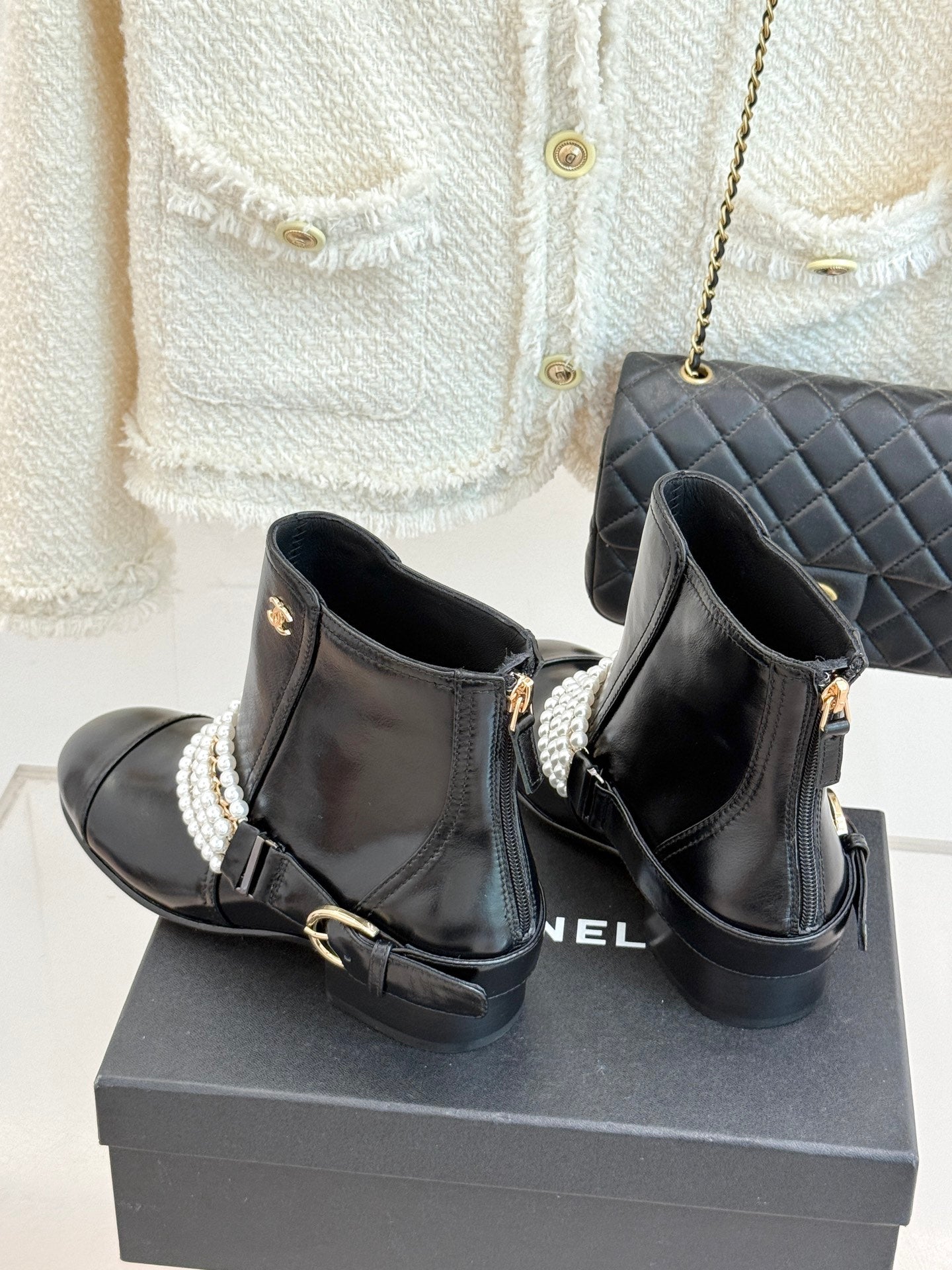 25ss new fashionable pearl chain ankle boots 0725090810