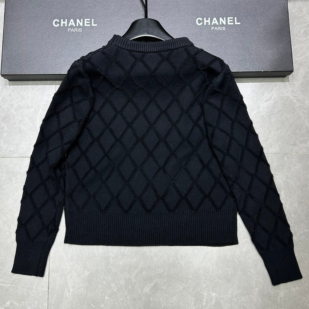 Line concave convex long sleeved sweater 1024102204