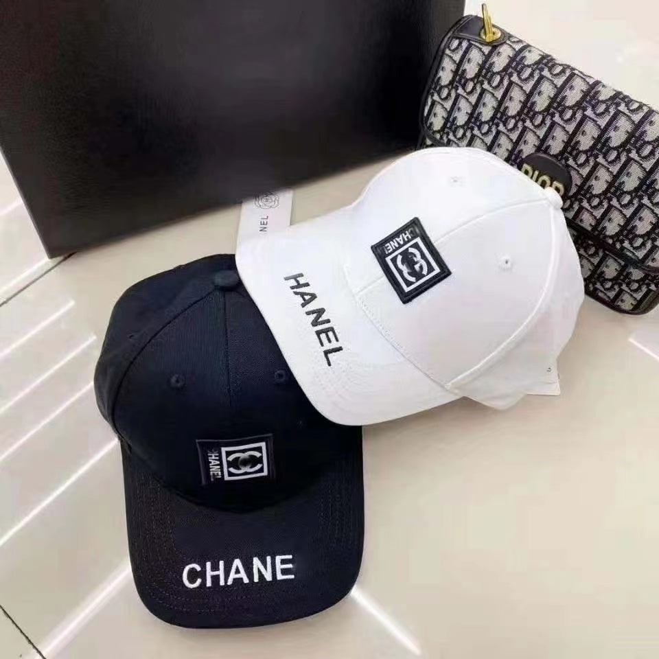 2022 COUPLE FASHION CAPBLACK WHITE TWO COLORS