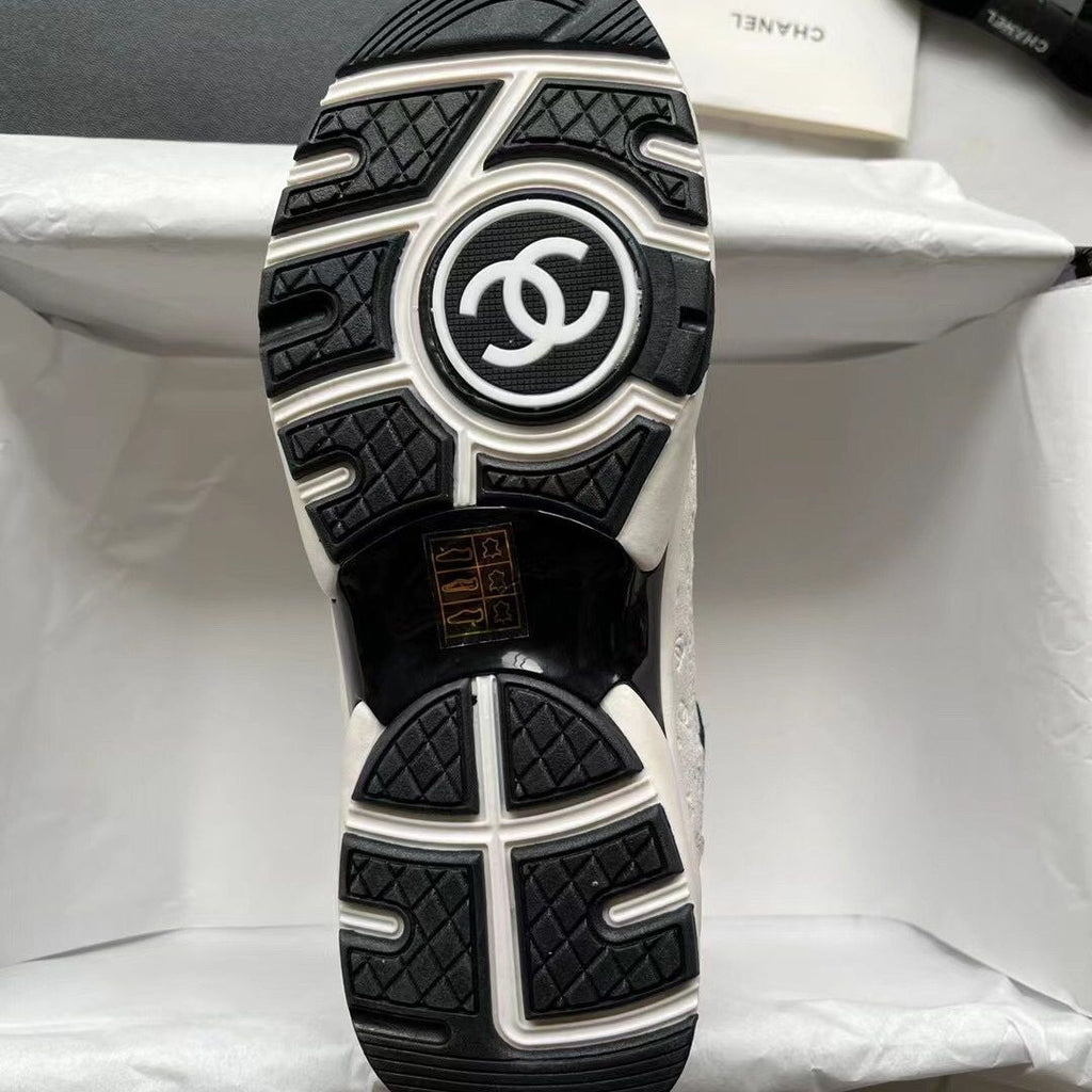 Black And White Panda Embossed Sneakers 0123121301