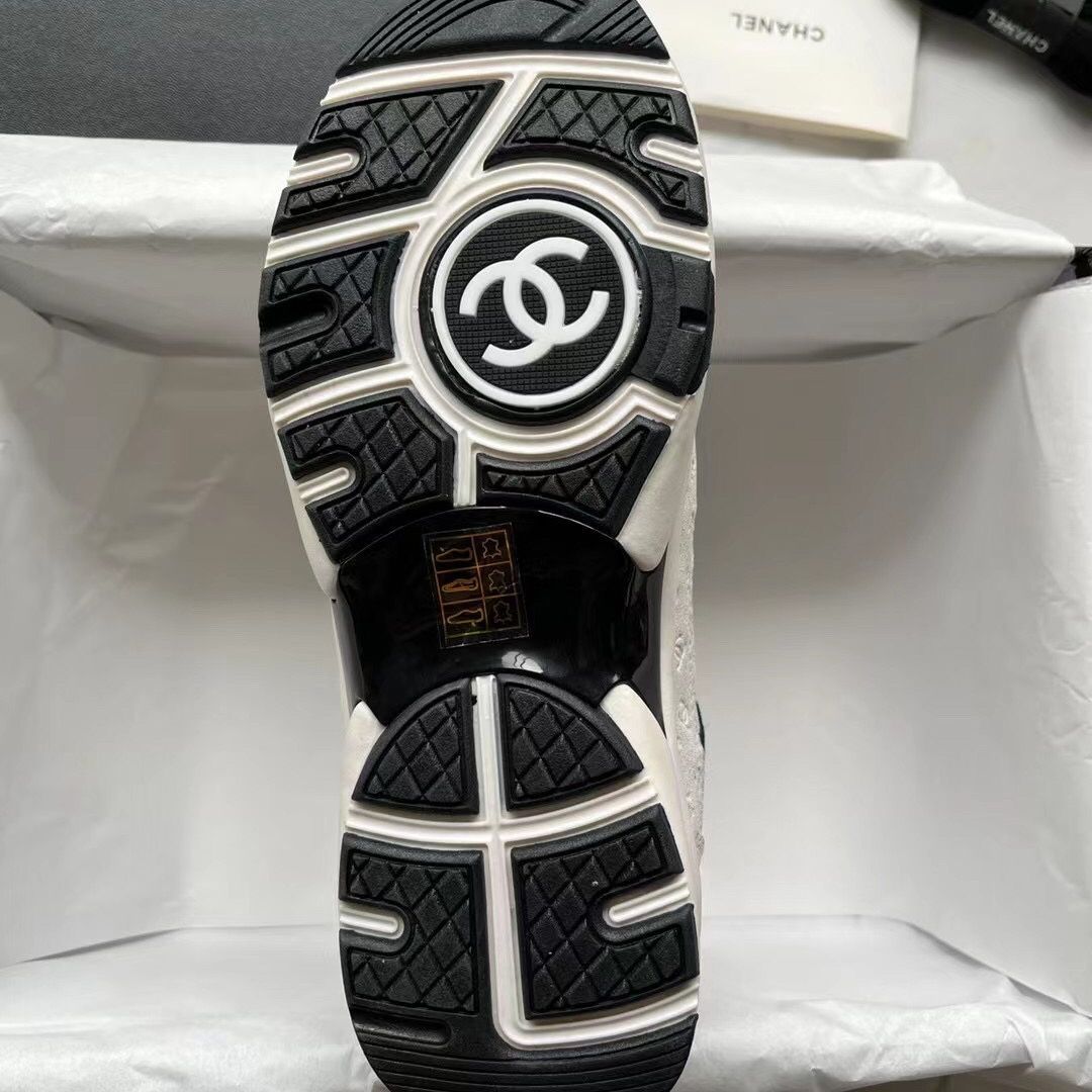 Black And White Panda Embossed Sneakers 0123121301