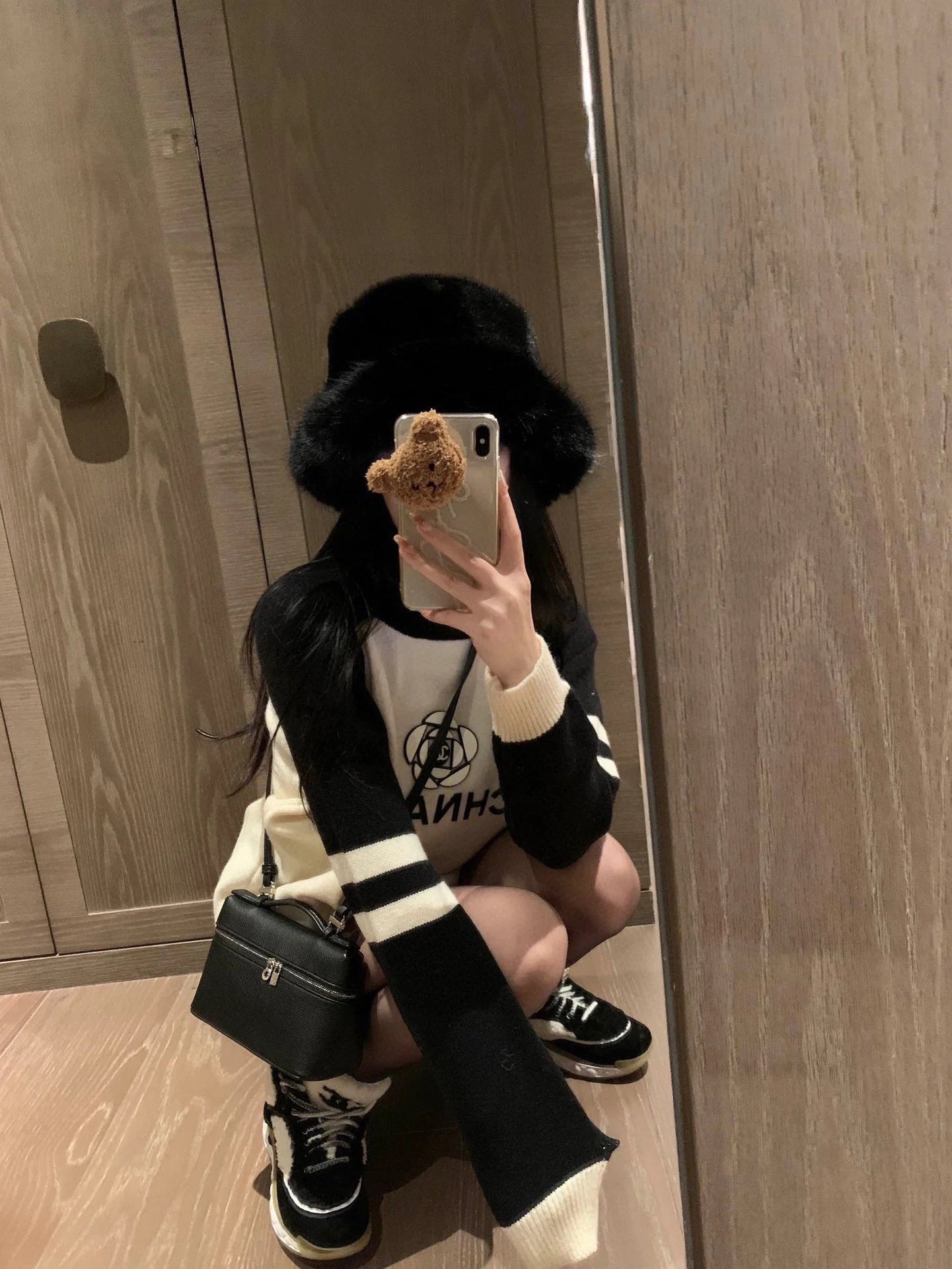 Fashion Camellia Sweater 0724012302